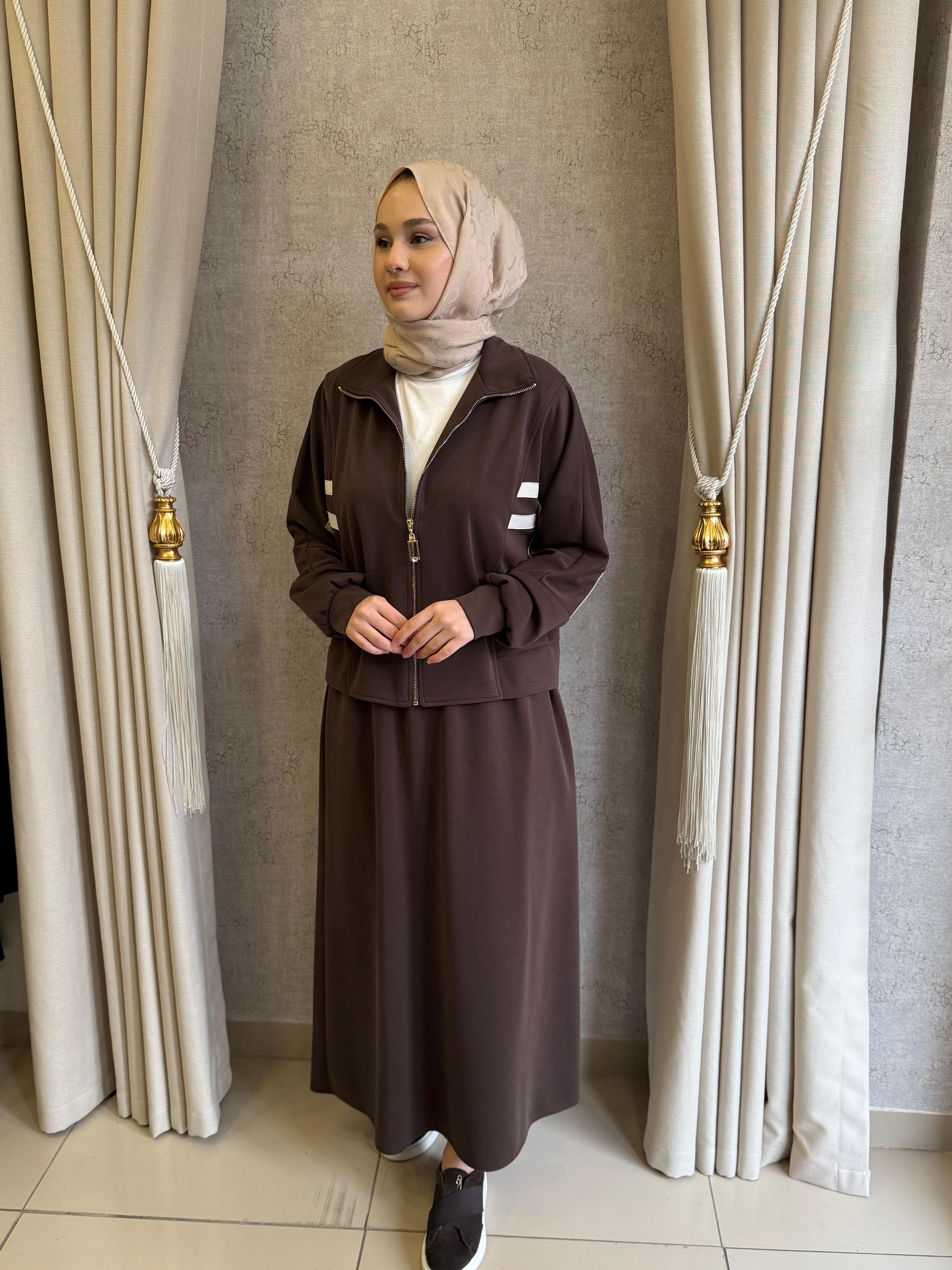 Nuss 1096 Kolları Çift Şerit Detaylı Etekli Takım Kahverengi