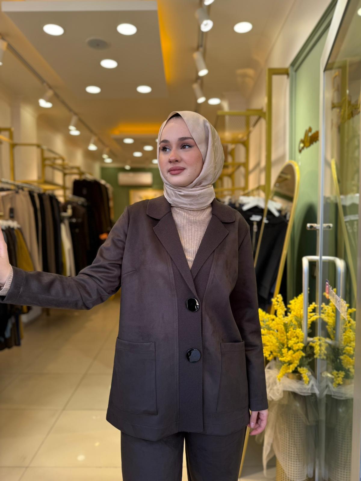 Tığ TrikovTriko Yakalı SÜet Pantolonlu Takım 5036 Kahverengi