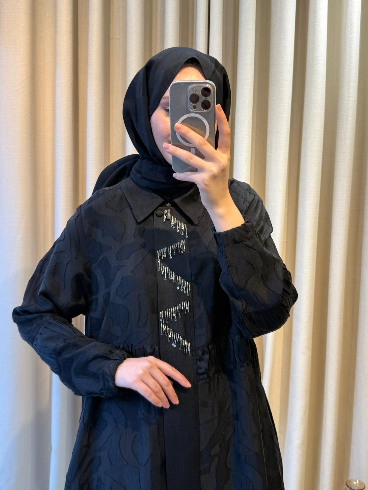 Behrem 25145 Pul Boncuk İşlemeli Büyük Beden Kap Siyah