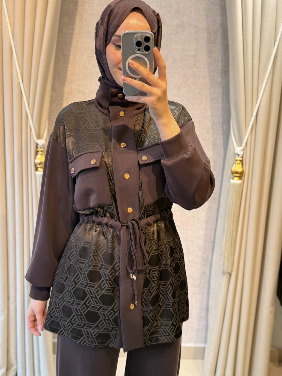 Nuss 1097 Beli Büzgü Detaylı Pantolonlu Takım Kahverengi
