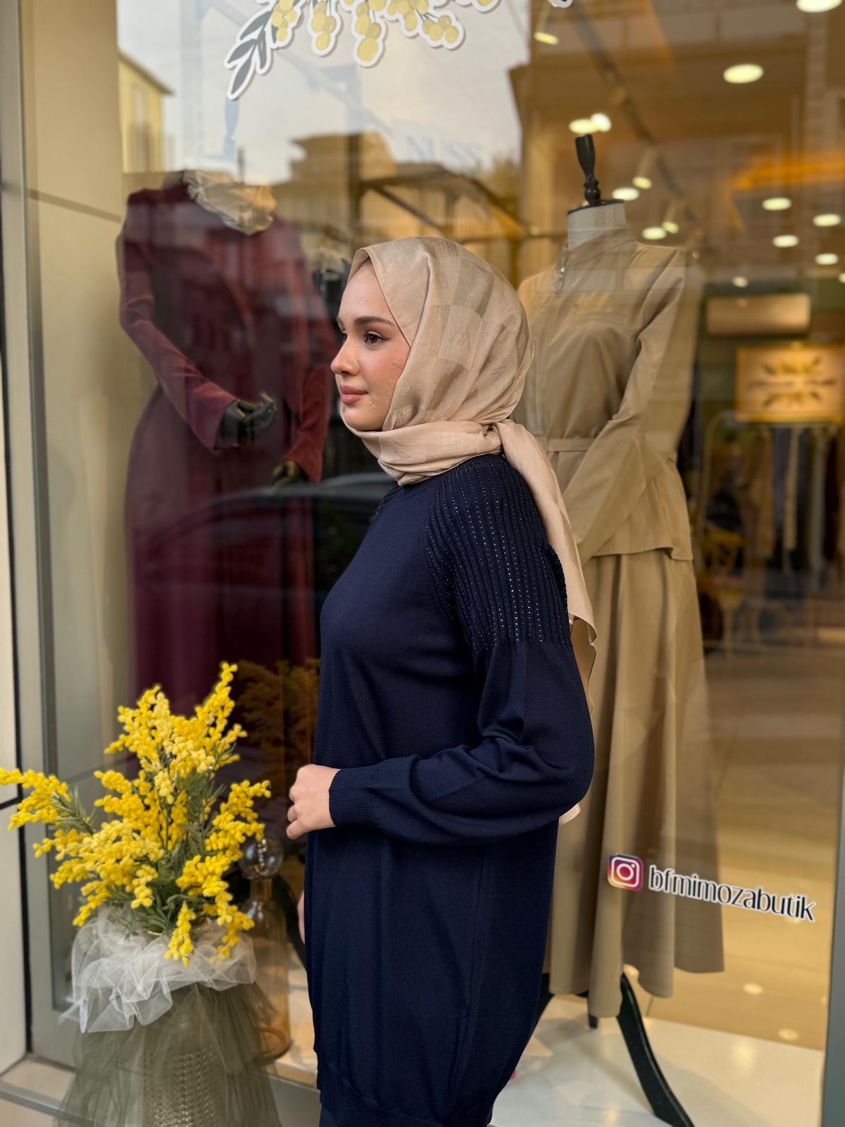 Tığ Triko Omuzlar Taş Baskılı Rayon Tunik 21723 Lacivert