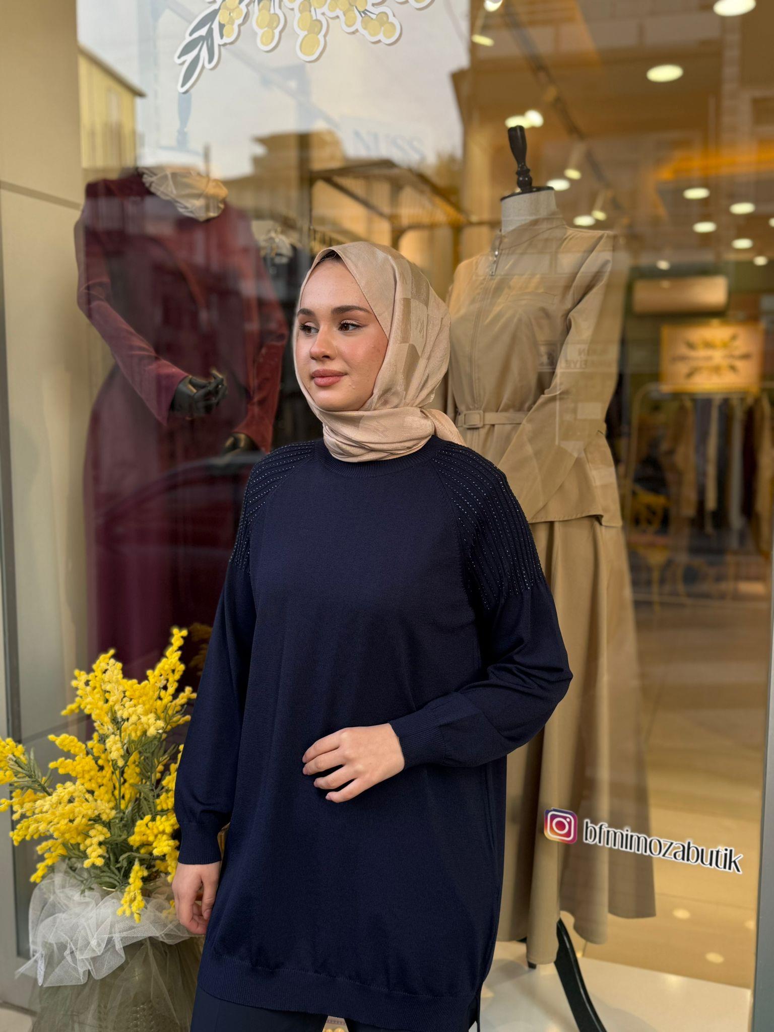 Tığ Triko Omuzlar Taş Baskılı Rayon Tunik 21723 Lacivert