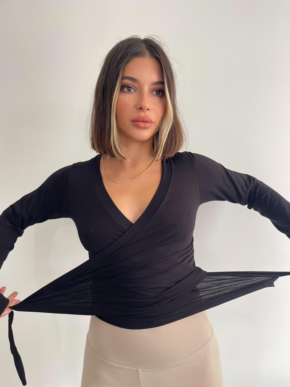 Kruvaze bağlamalı model siyah std yumuşak kumaş