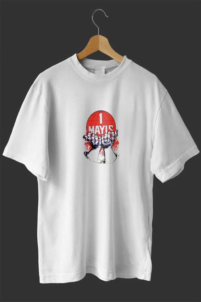 1 Mayıs Emekçilerimiz İçin Özel Tasarım 1 Mayıs Dünya Baskılı T-shirt - Beyaz