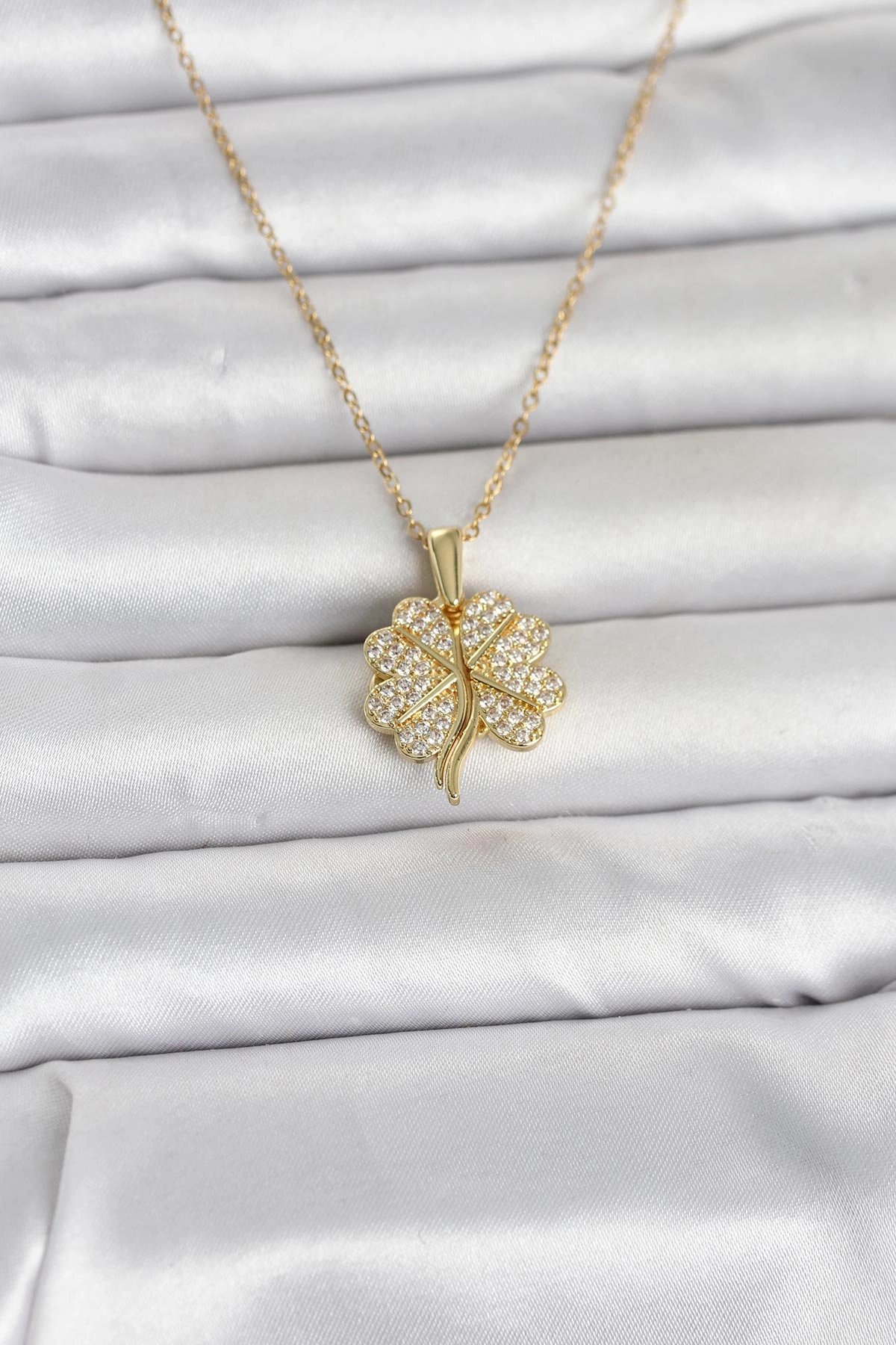 316l Çelik Gold Renk Açılabilir Yonca Model Zirkon Taşlı Kadın Kolye