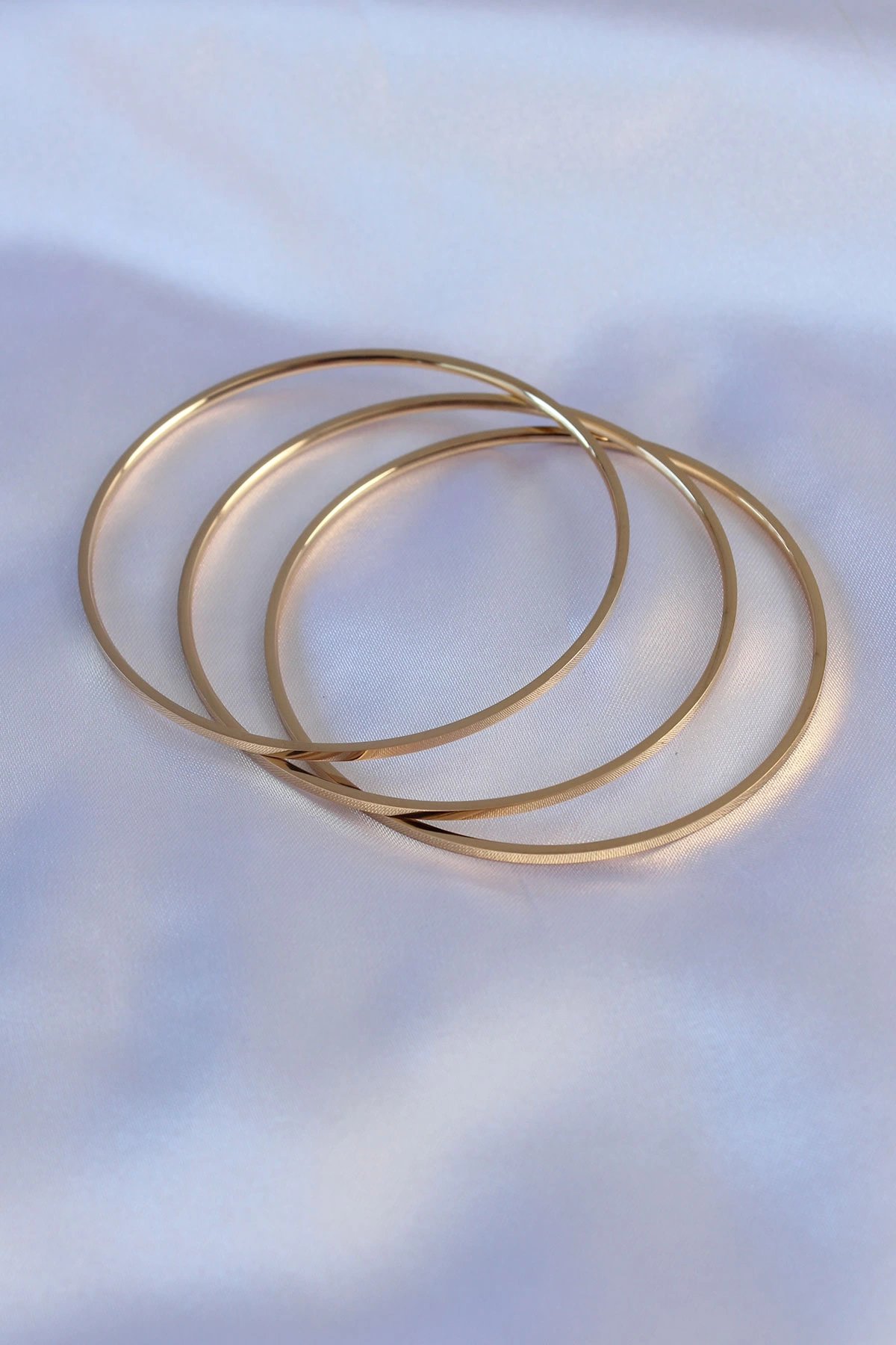 316l Çelik Gold Renk Ajda Model Kadın 65 Mm Bilezik
