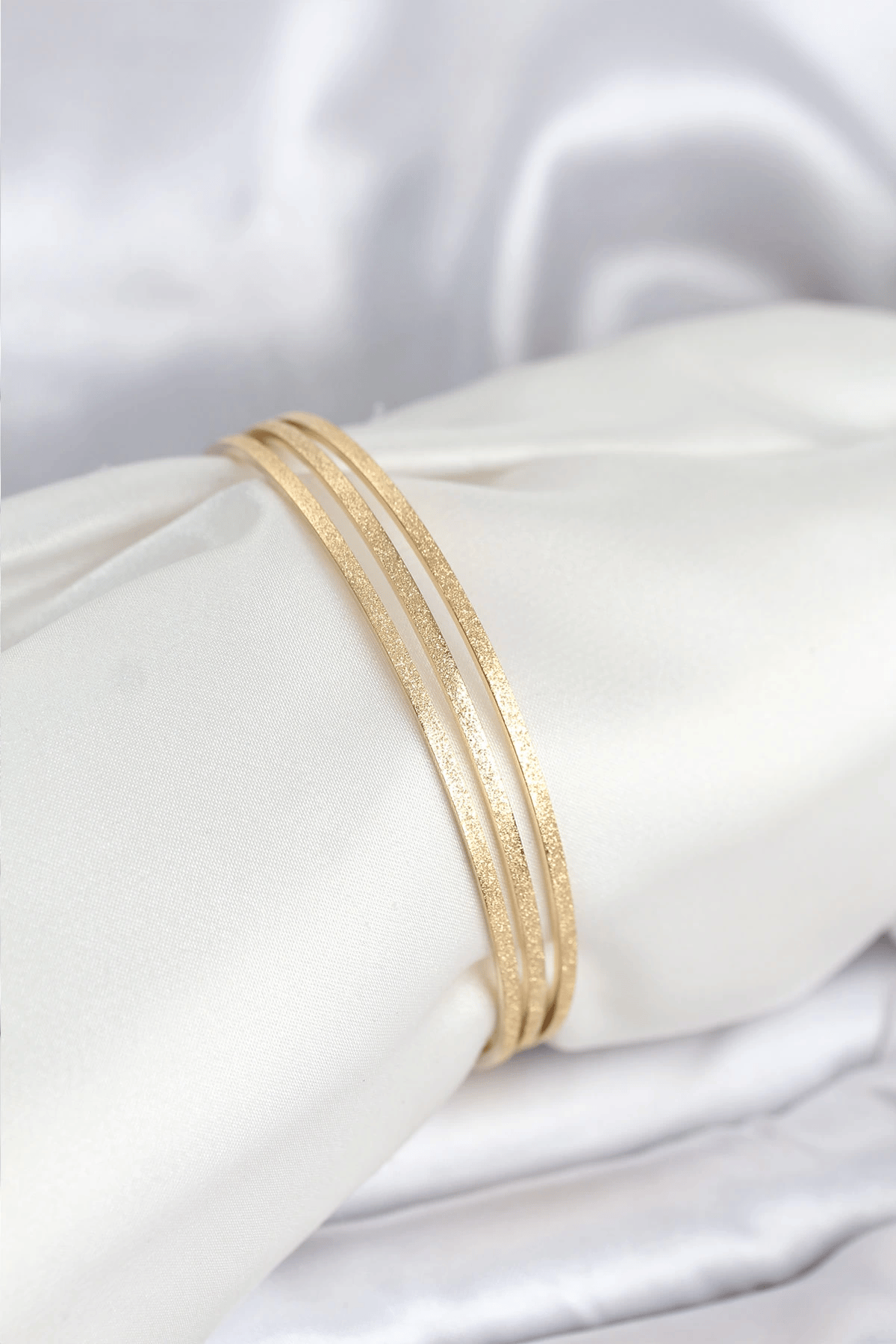 316l Çelik Gold Renk Simli Model Ajda 65 Mm Kadın Bileklik