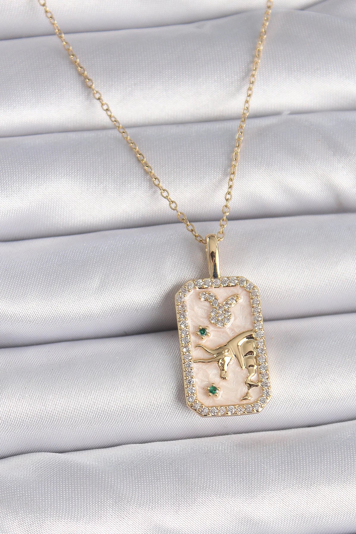 316l Çelik Gold Renk Zincir Boğa Burcu Zirkon Taşlı Kadın Kolye