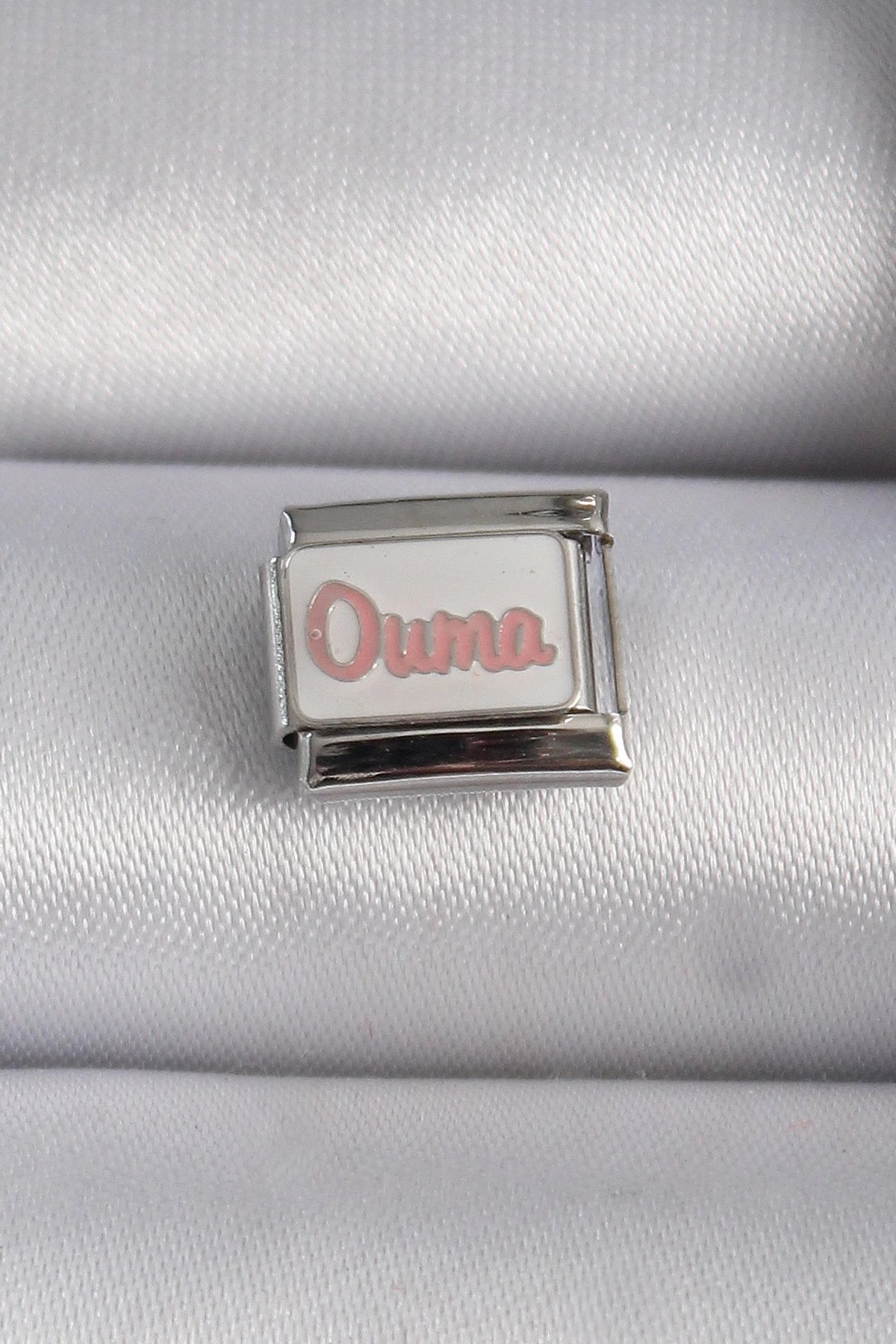 316l Çelik Gümüş Renk Beyaz Pembe Ouma İşlemeli Nomination Charm