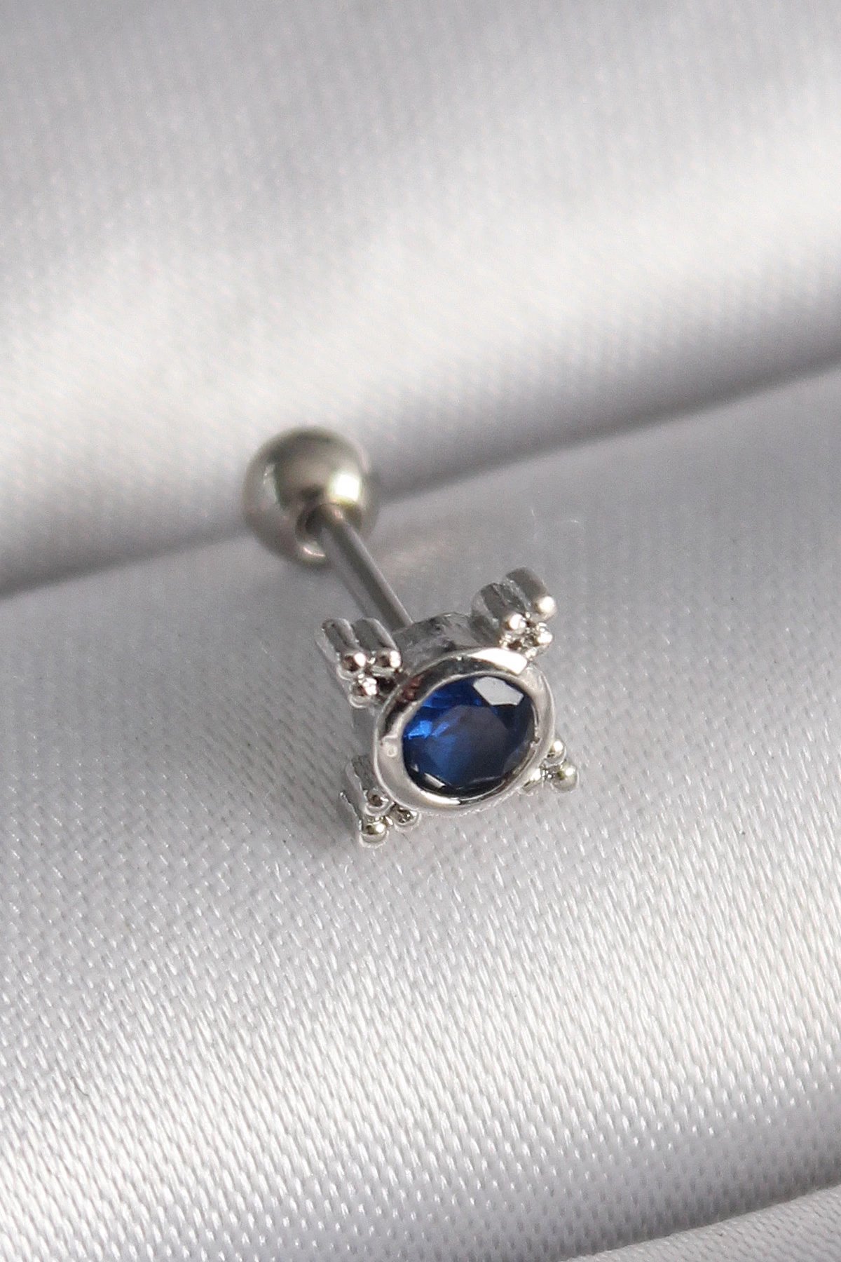 316l Çelik Gümüş Renk Mavi Zirkon Taşlı Tragus Piercing