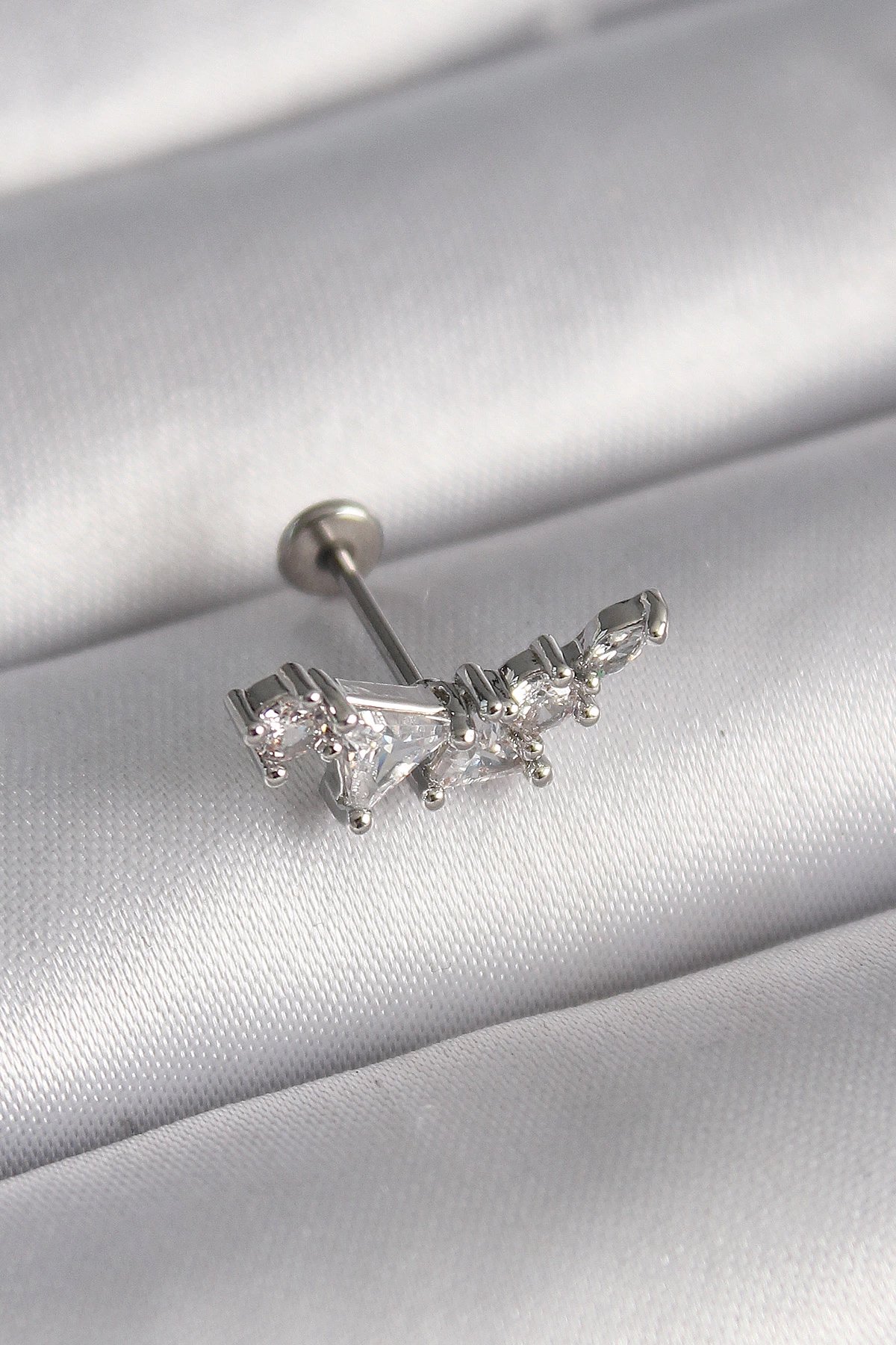 316l Çelik Gümüş Renk Zirkon Taşlı Tragus Piercing