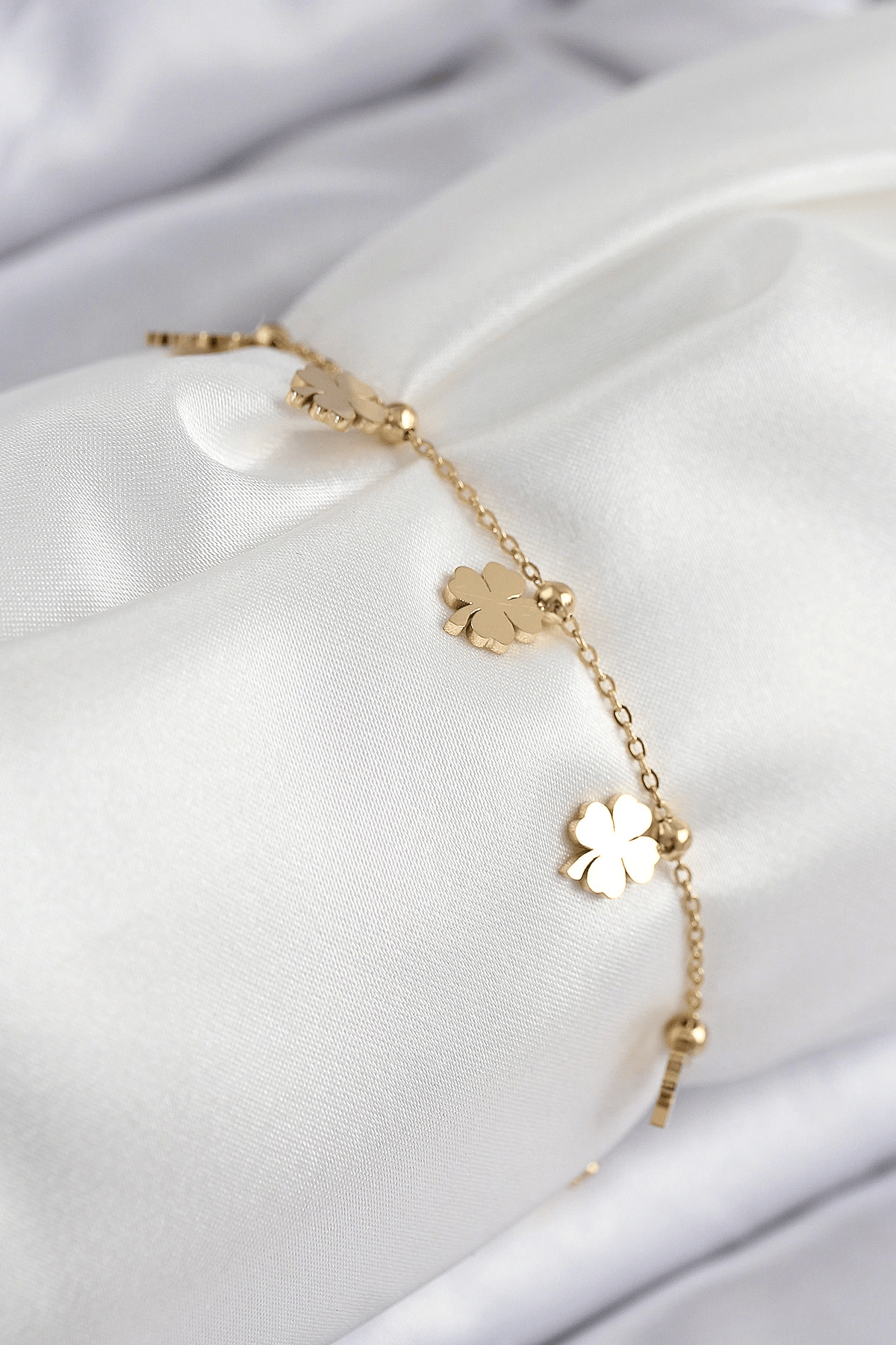 316l Çelik Sıralı Yonca Model Gold Renk Kadın Bileklik