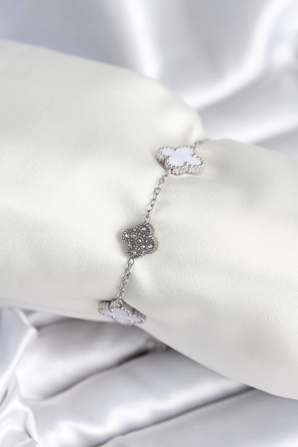 316l Çelik Zincir Gümüş Renk Zirkon Taşlı Yonca Beyaz Kadın Bileklik