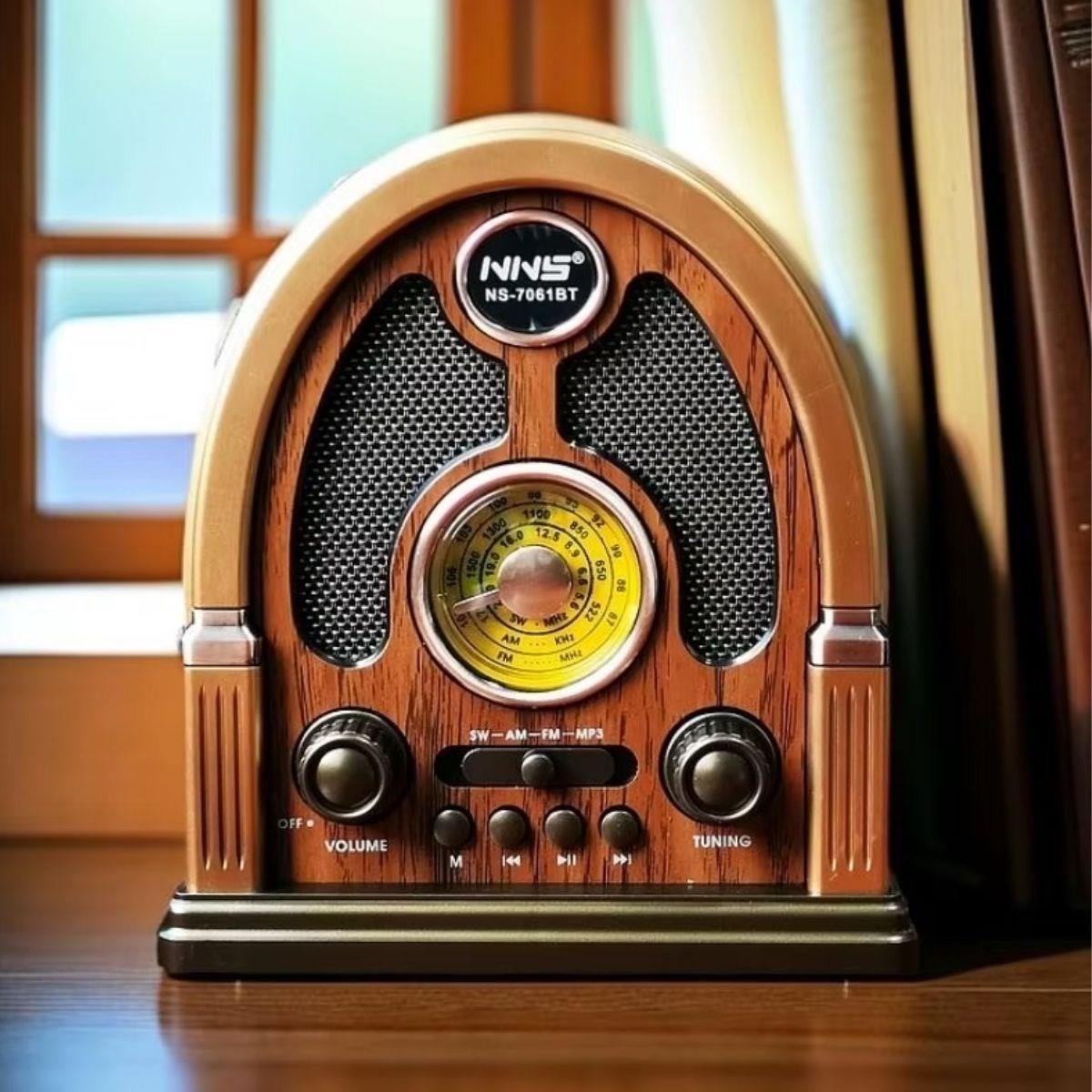 Çarşı PointOrta Boy Kubbe Model Retro Ahşap Tasarım Bluetooth Hoparlörlü Radyo – FM/AM Destekli, Şarjlı ve Taşınabilir Radyo NS-7061