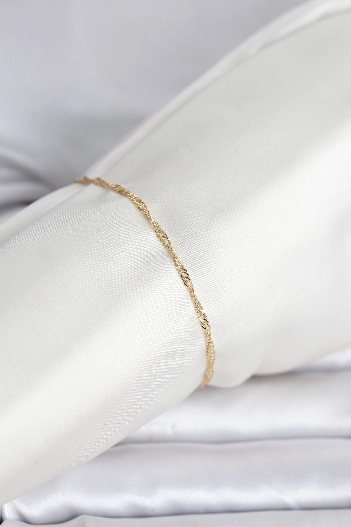 Cm 14k Gold Renk Ezme Burgu Zincir Model Kadın Bileklik