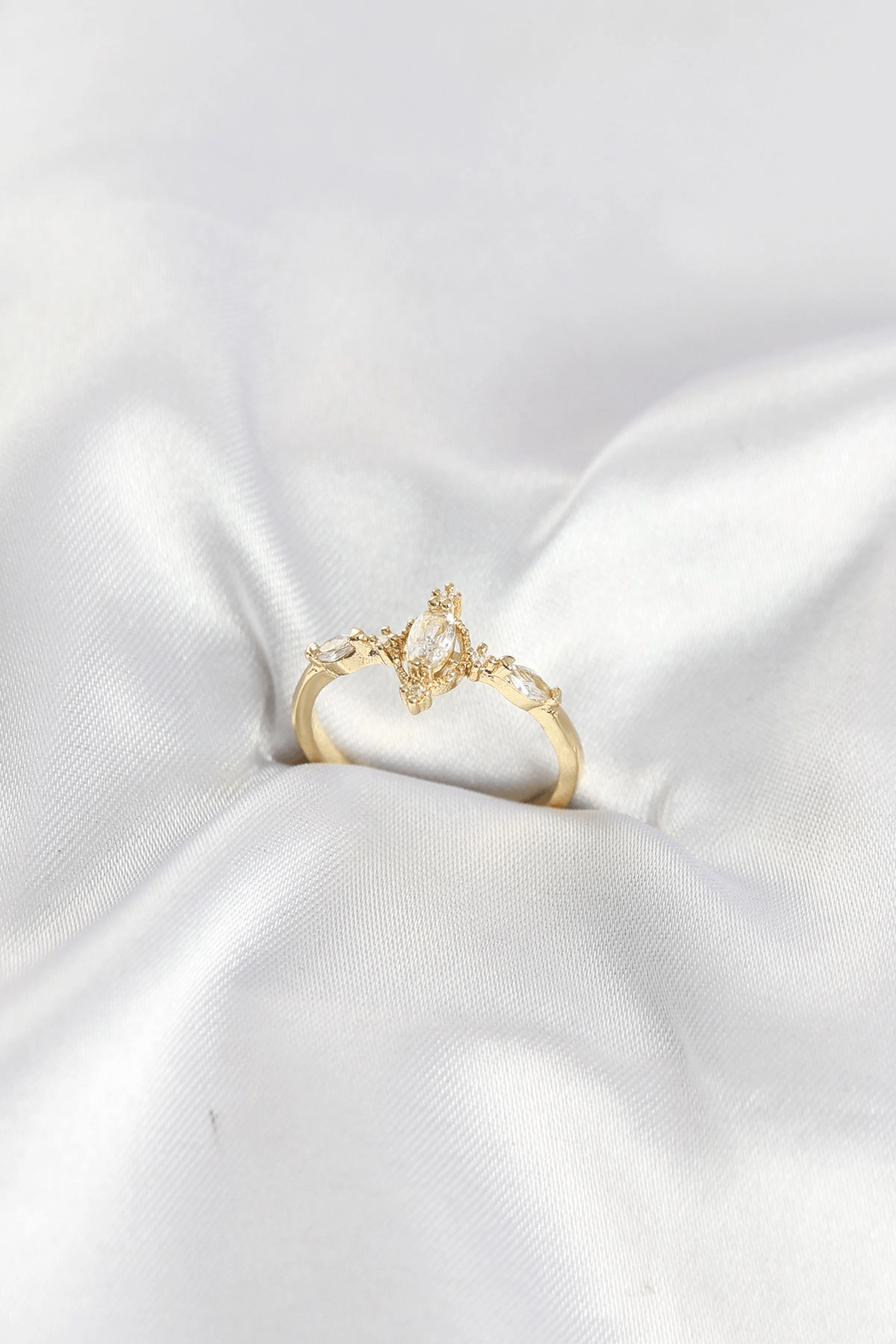 Gold Renk Vintage Model Zirkon Taşlı Yüzük
