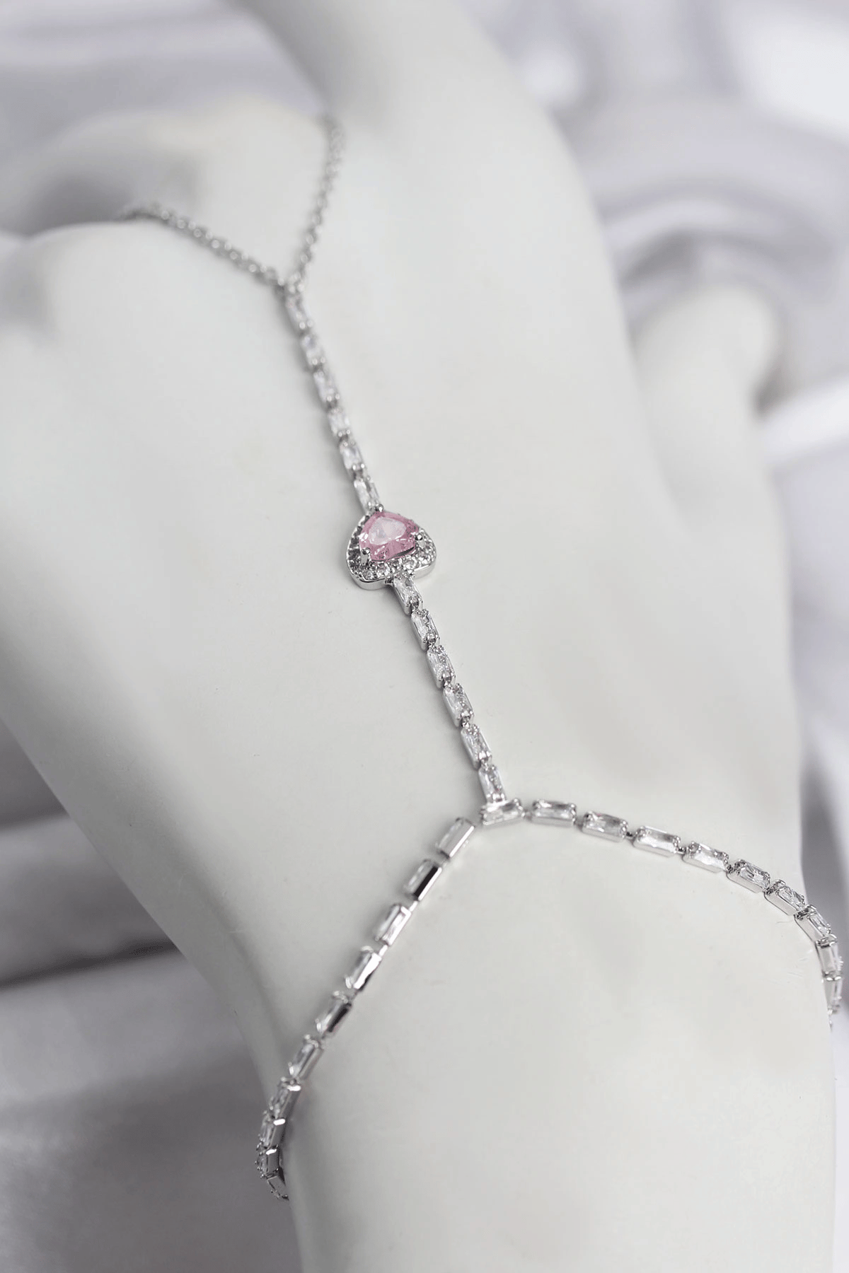 Gümüş Renk Pirinç Zirkon Taşlı Pembe Kalp Model Şahmeran
