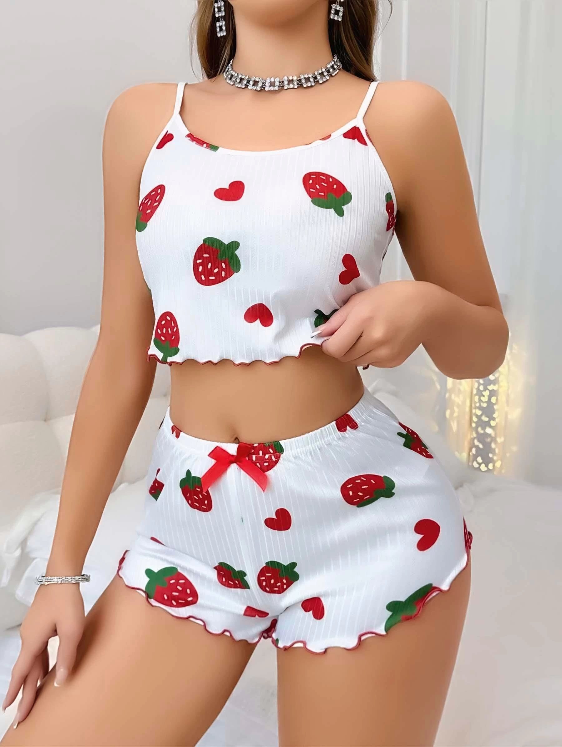 Kadın Beyaz Çilek Desenli Şortlu Pijama Takımı 5053