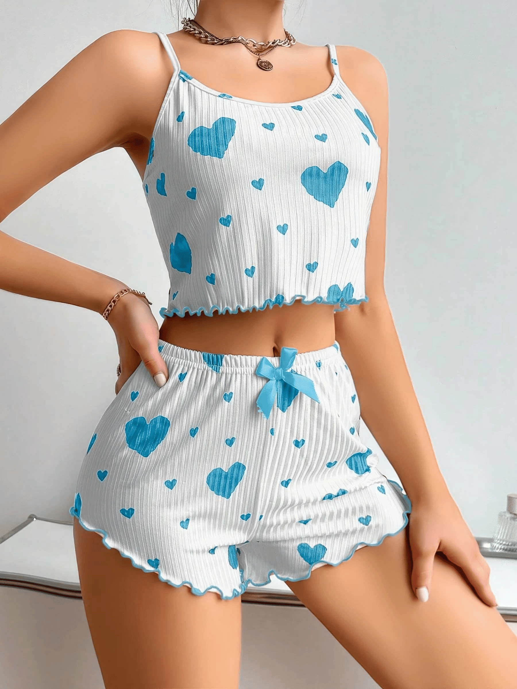 Kadınbeyaz Mavi Kalp Desenli Askılı Şortlu Pijama Takım 5043
