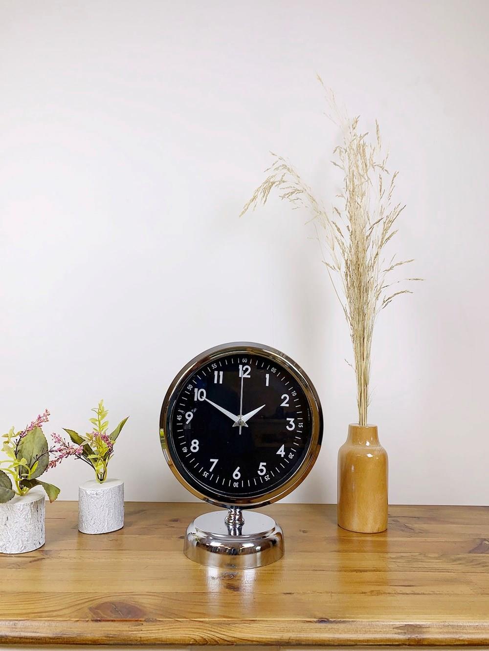 Krom Metal Gece Siyahı Masa Saati 25×20 cm