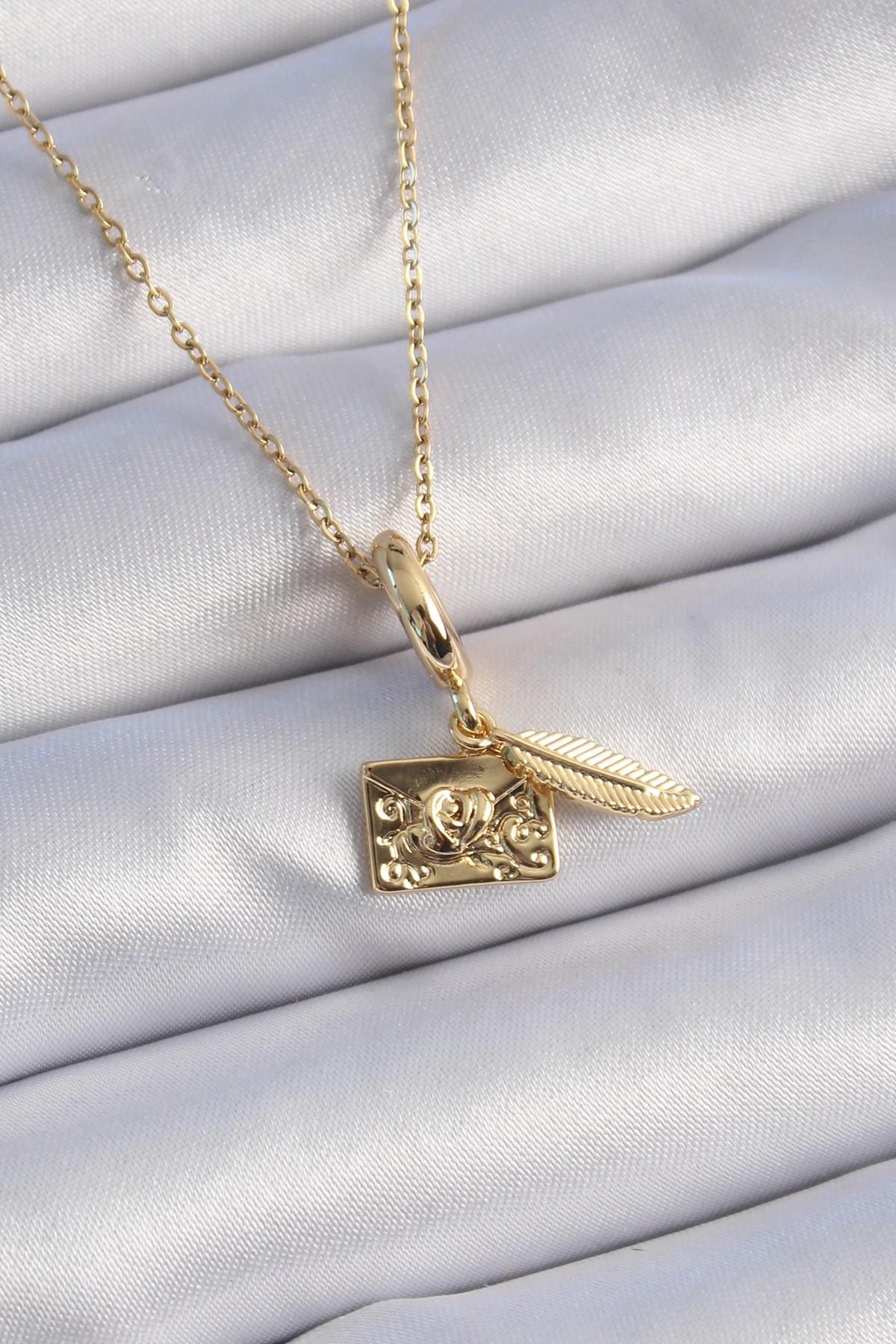 Mey İthalat® 316L Çelik Gold Renk Kalp Detay Mektup Figür Charm Model Kadın Kolye