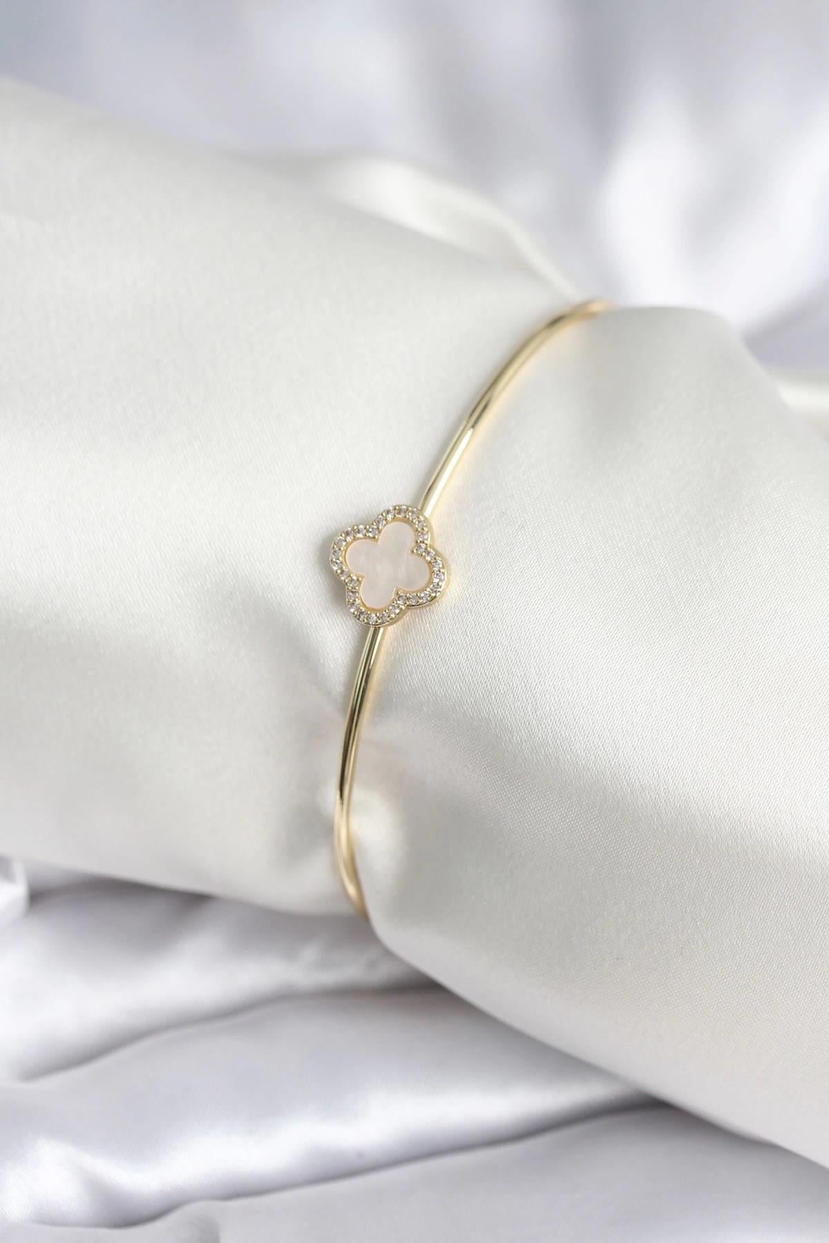 Mey İthalat® Beyaz Sedefli Yonca Model Gold Renk Kadın Bileklik