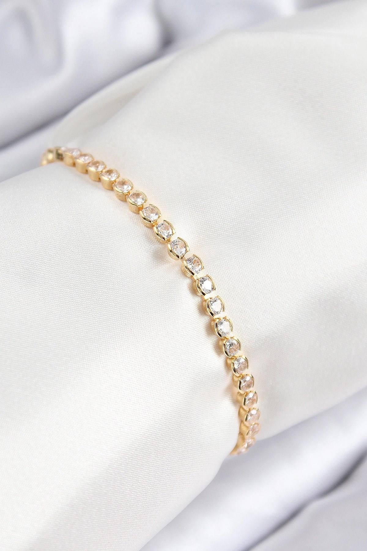 Mey İthalat® Pirinç Zirkon Taşlı Sıralı Model Gold Renk Asansörlü Kadın Bileklik