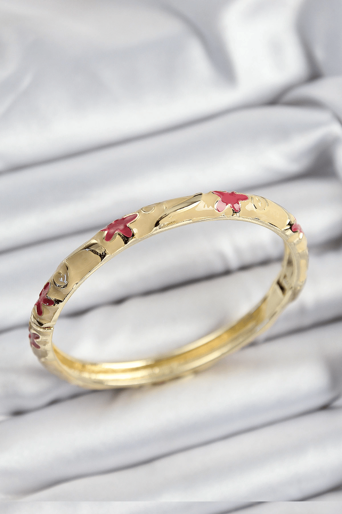 Mineli Pirinç Pembe Ve Krem Çiçek Motifli Gold Renk Kadın Kelepçe