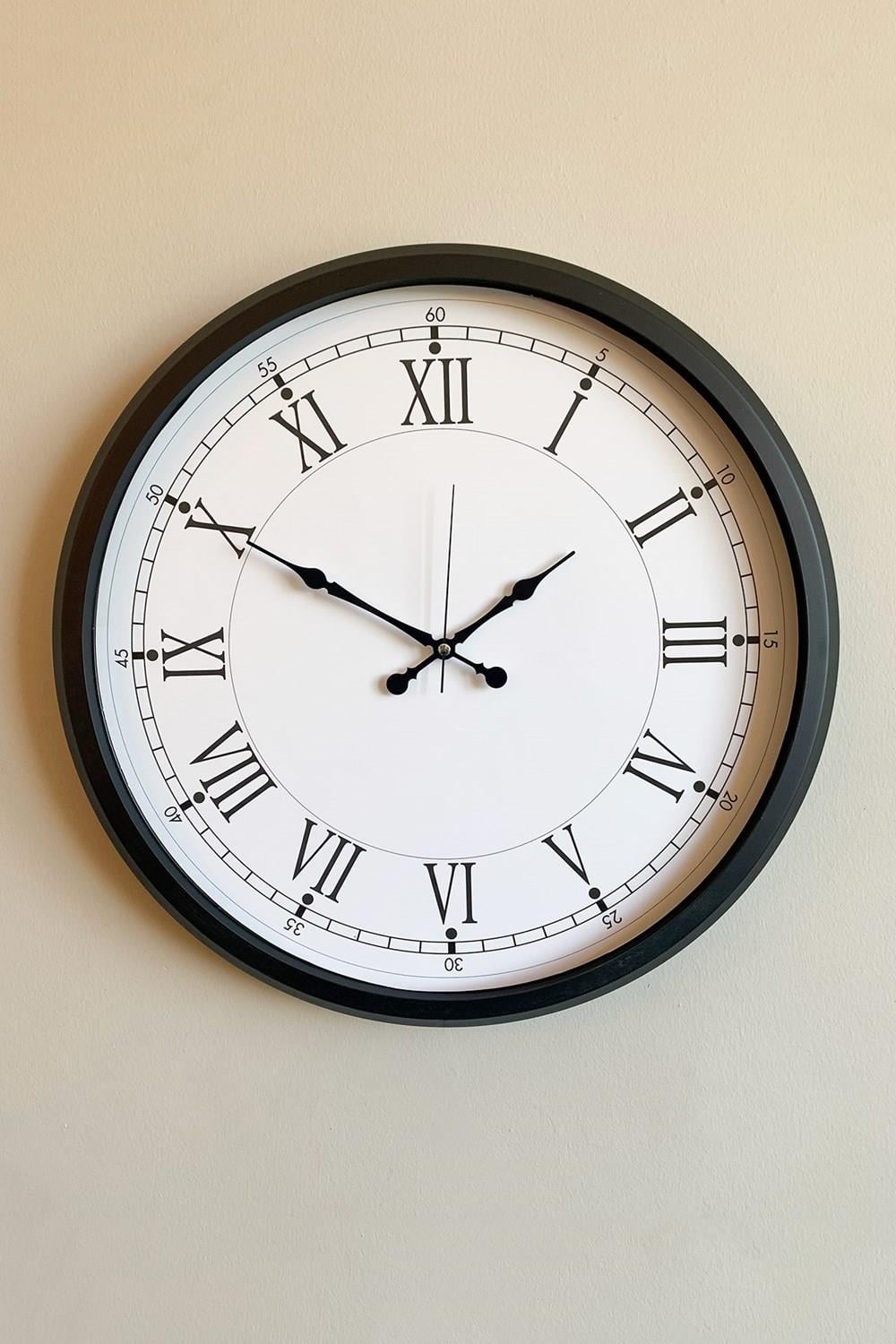 Modern 52 Cm Black & White Roma Rakamlı Metal Duvar Saati