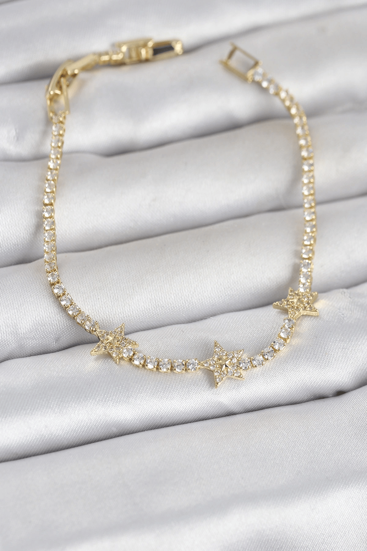 Pirinç Gold Renk Minimal Yıldız Model Zirkon Taşlı Su Yolu Kadın Bileklik