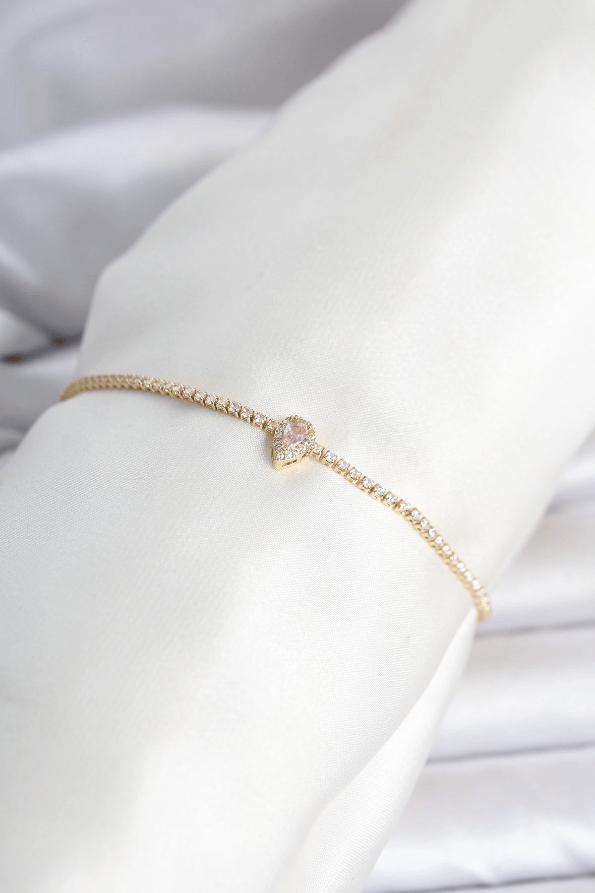 Pirinç Gold Renk Pembe Damla Model Su Yolu Kadın Bileklik