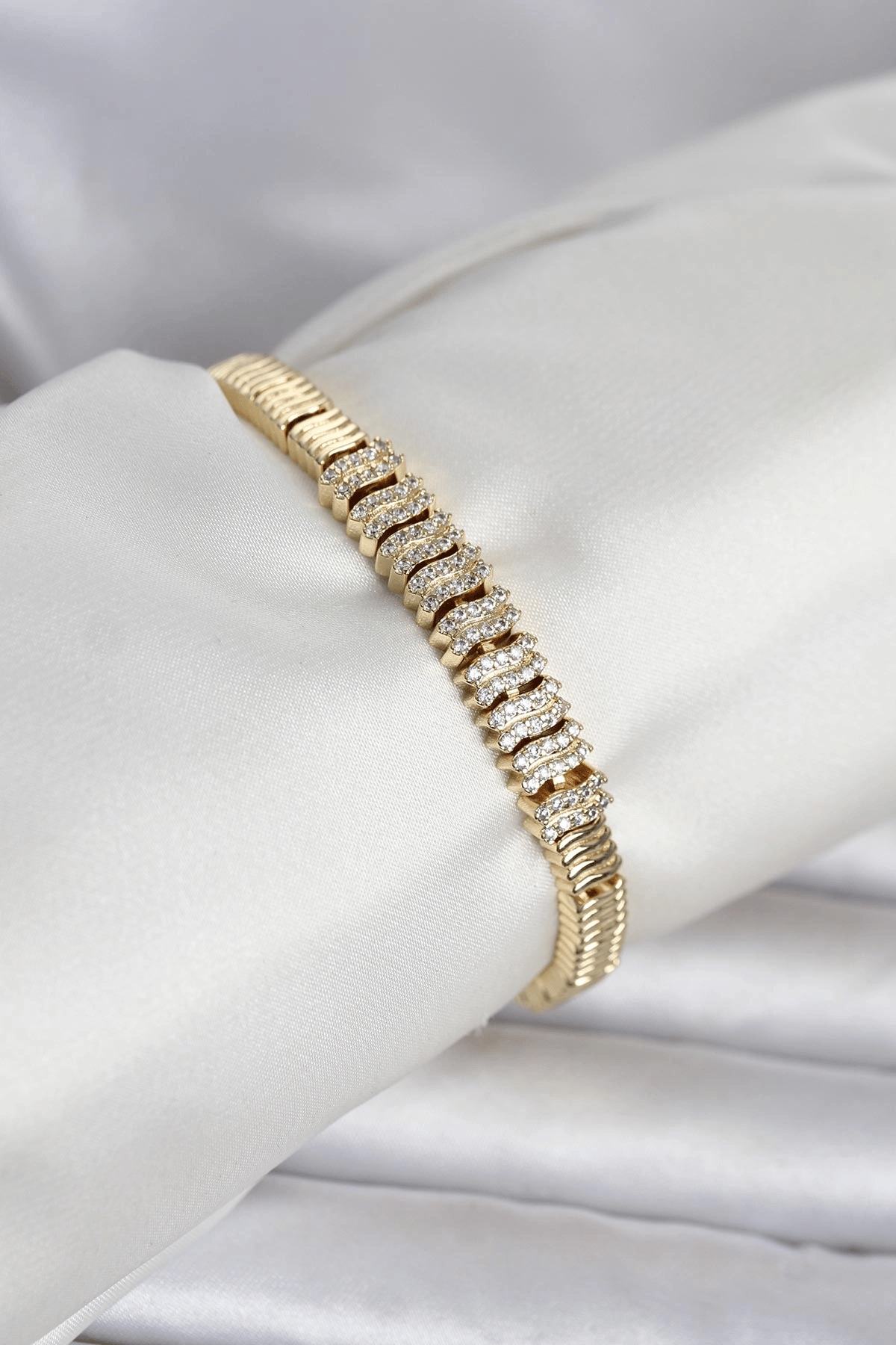 Pirinç Gold Renk Zirkon Taşlı Kadın Bileklik