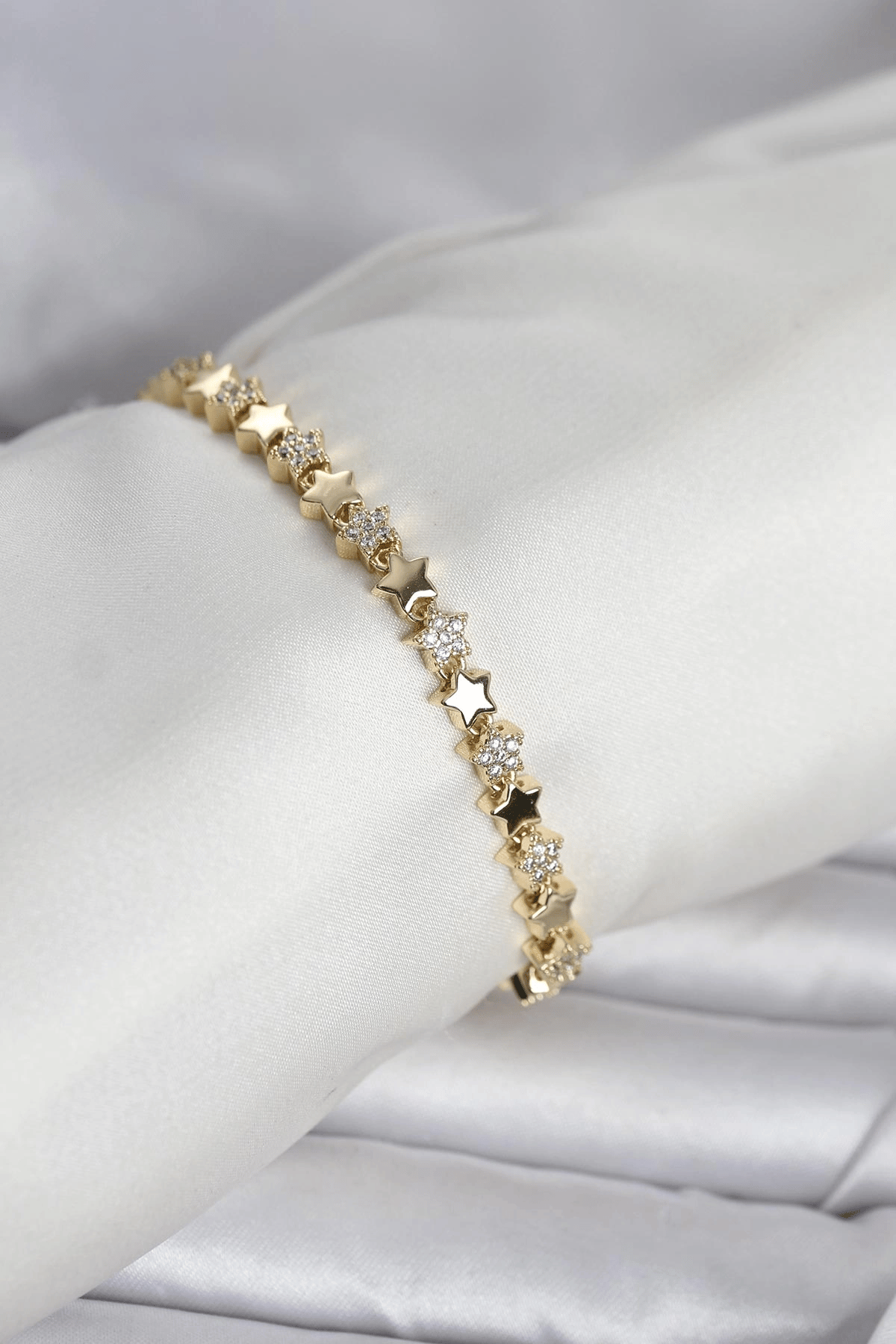 Pirinç Gold Renk Zirkon Taşlı Yıldız Model Kadın Bileklik