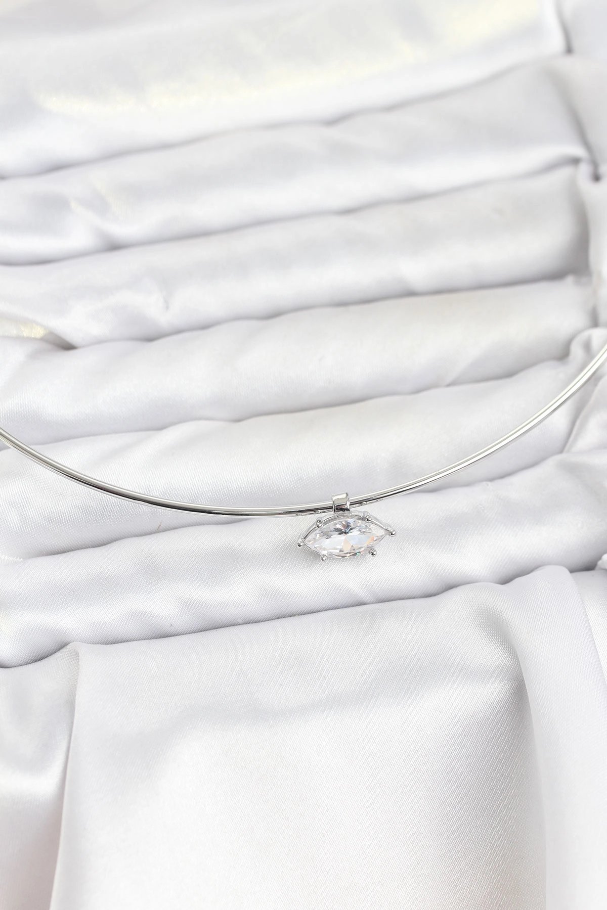 Pirinç Gümüş Renk Choker Model Zirkon Taşlı Kadın Kolye