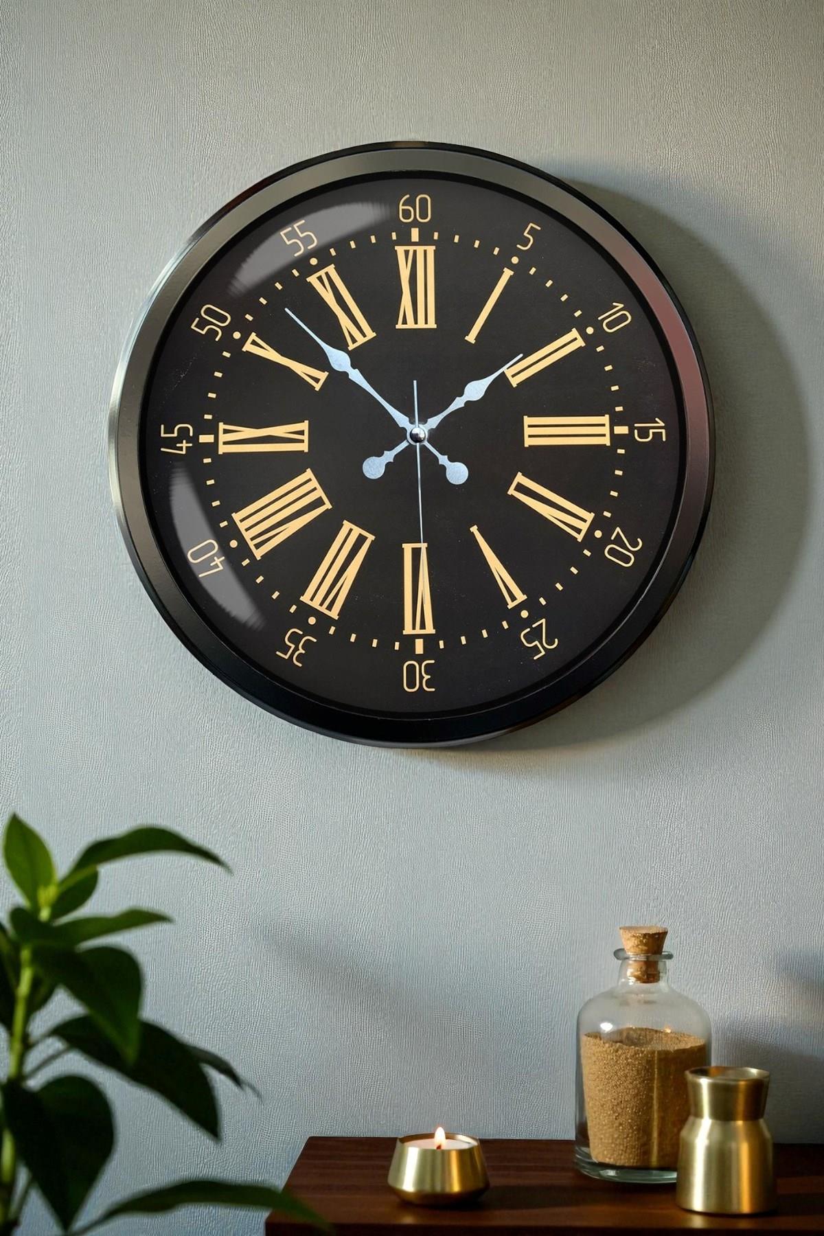 Siyah Roma Rakamlı 52 Cm Metal Duvar Saati