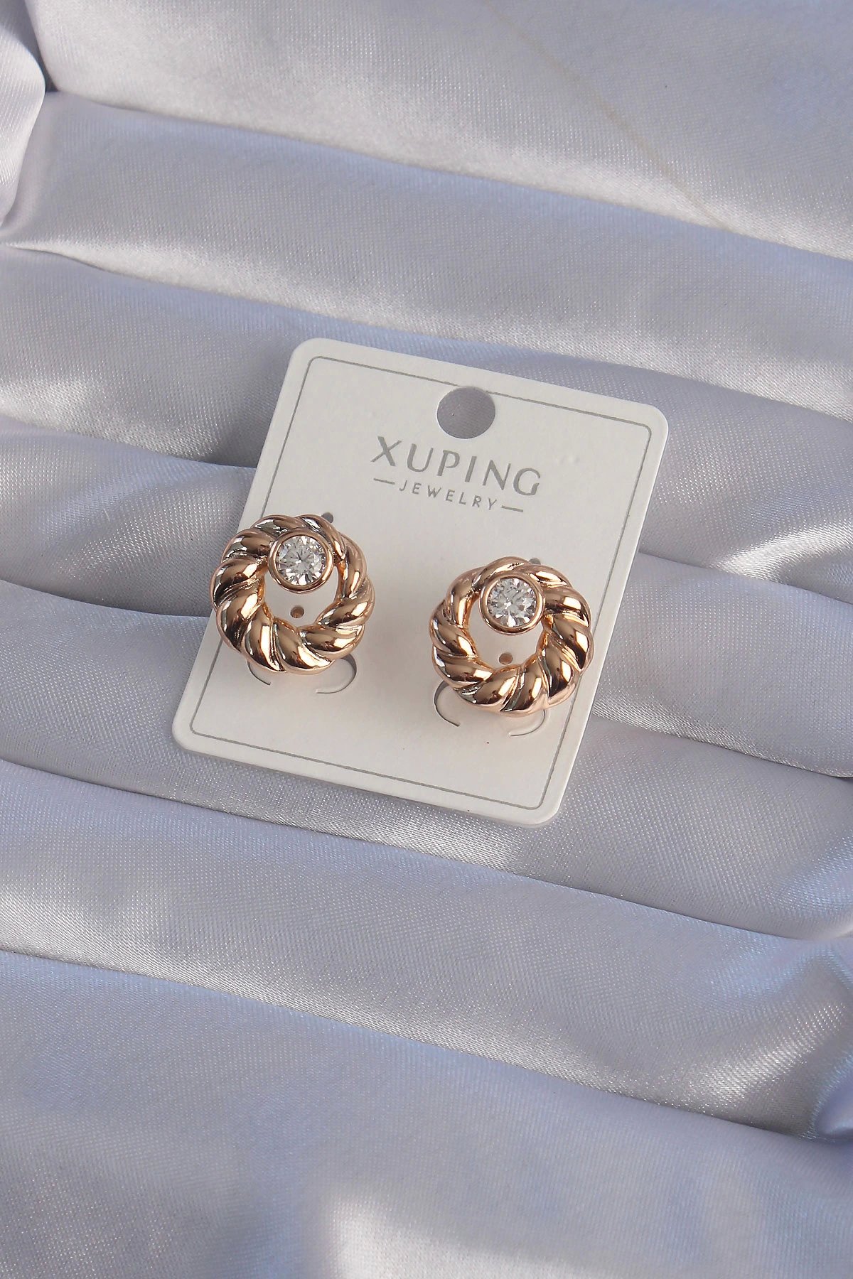 Xuping Rose Renk Oval Zirkon Taşlı Burgu Model Küpe