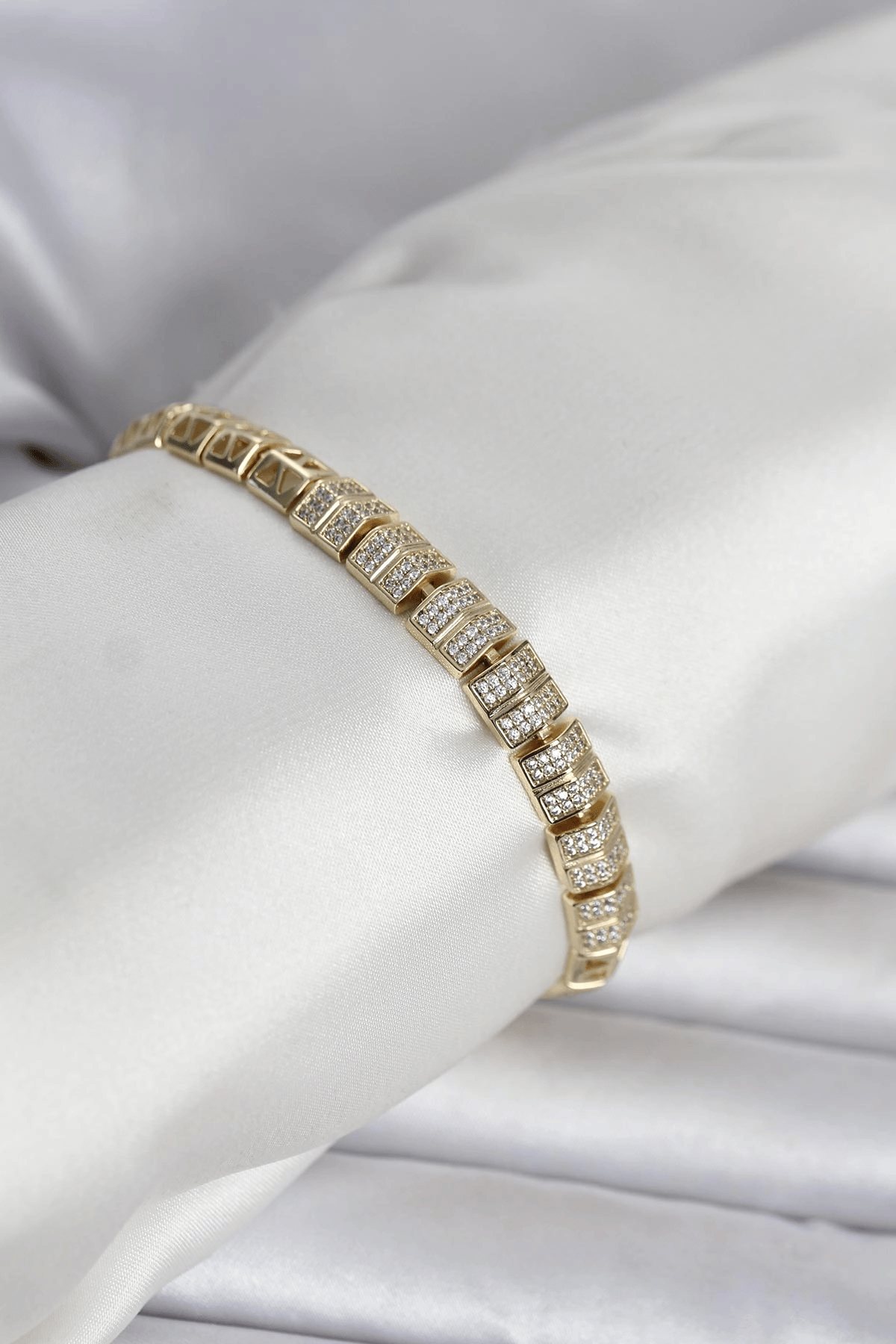 Xuping Zirkon Taşlı Gold Renk Kadın Bileklik