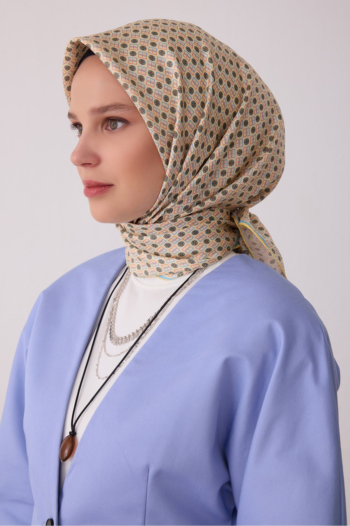 Belli 2026-2027 Sonbahar Kış Sezonu Twill İpek Eşarp MSR18T 85