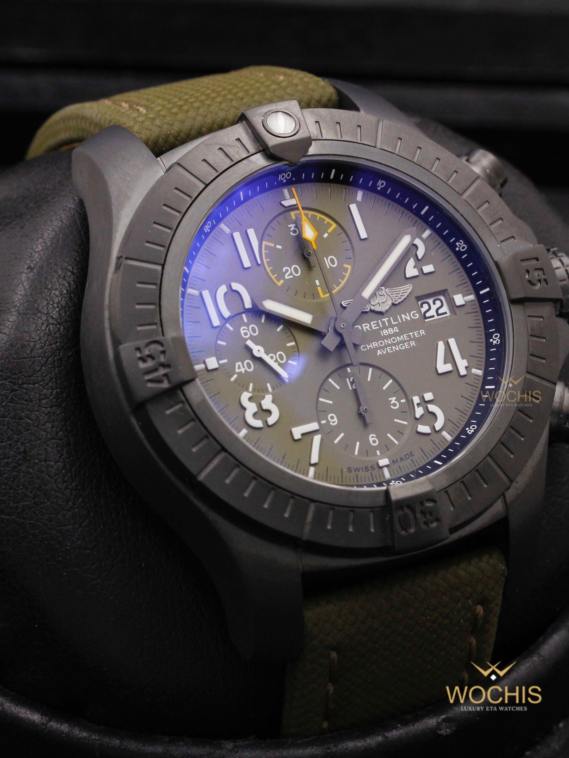 Breitling Avenger Chronograph 45 Night Mission V13317101l1x1-4170 (Titanium - 45 - Green)