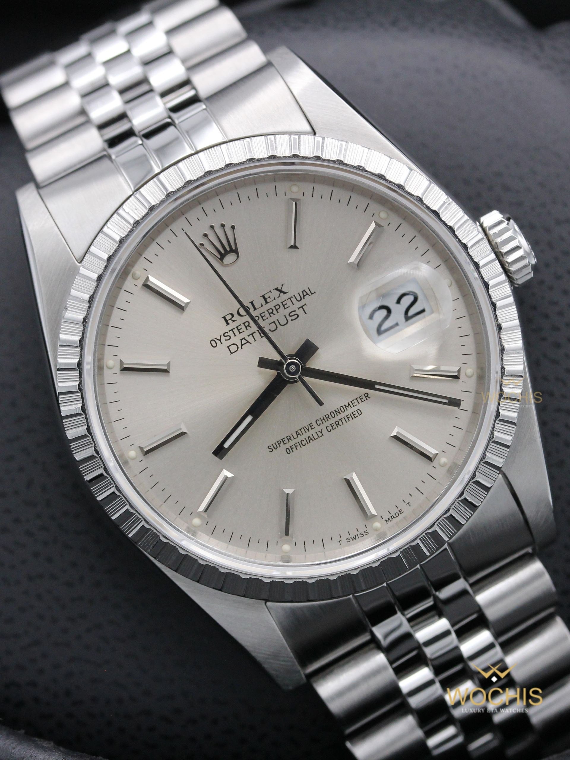 Rolex Datejust w. Engine Turned Bezel 16220-8353 (Stainless Steel - 36 - Silver Index)