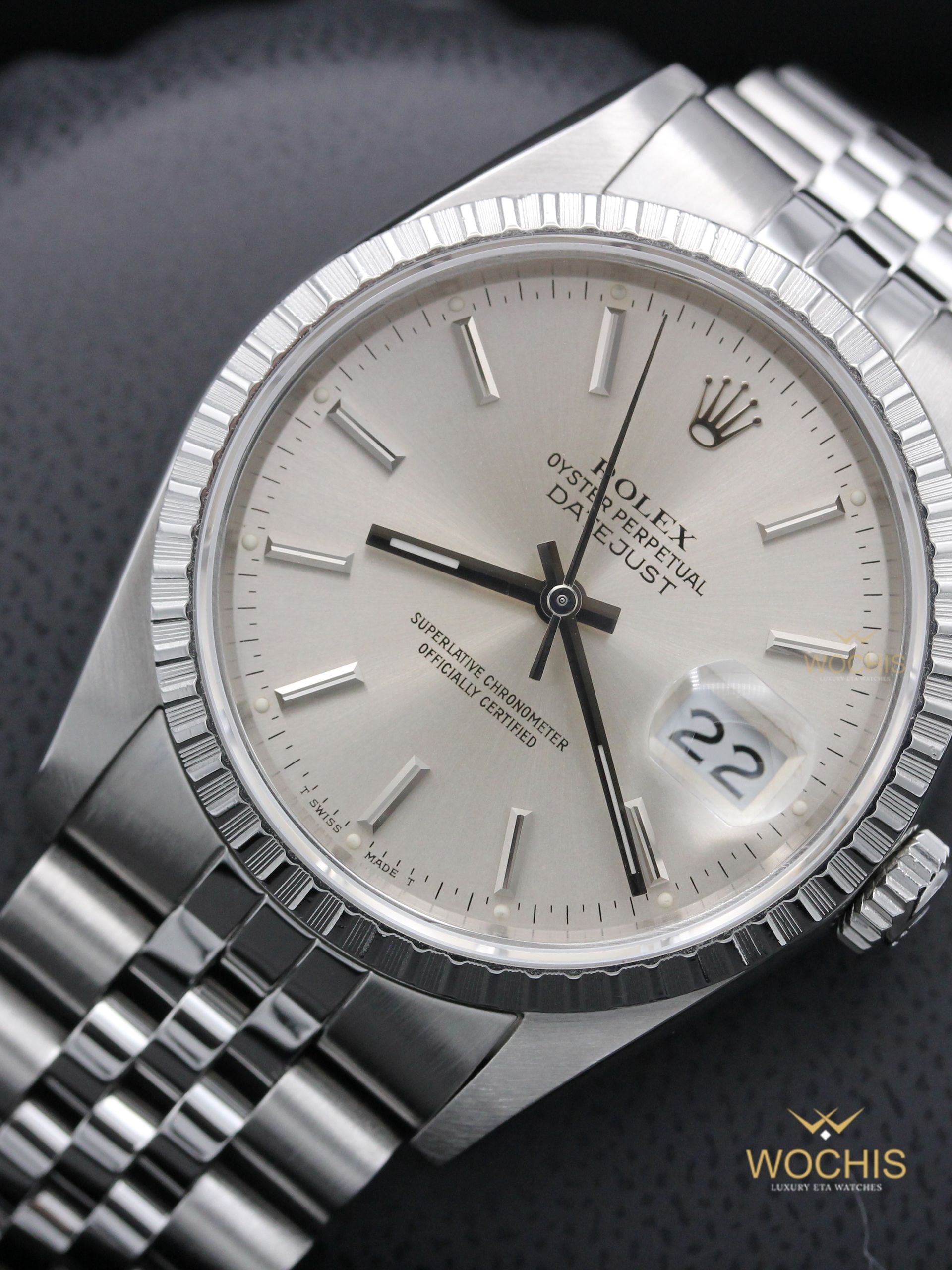 Rolex Datejust w. Engine Turned Bezel 16220-8353 (Stainless Steel - 36 - Silver Index)
