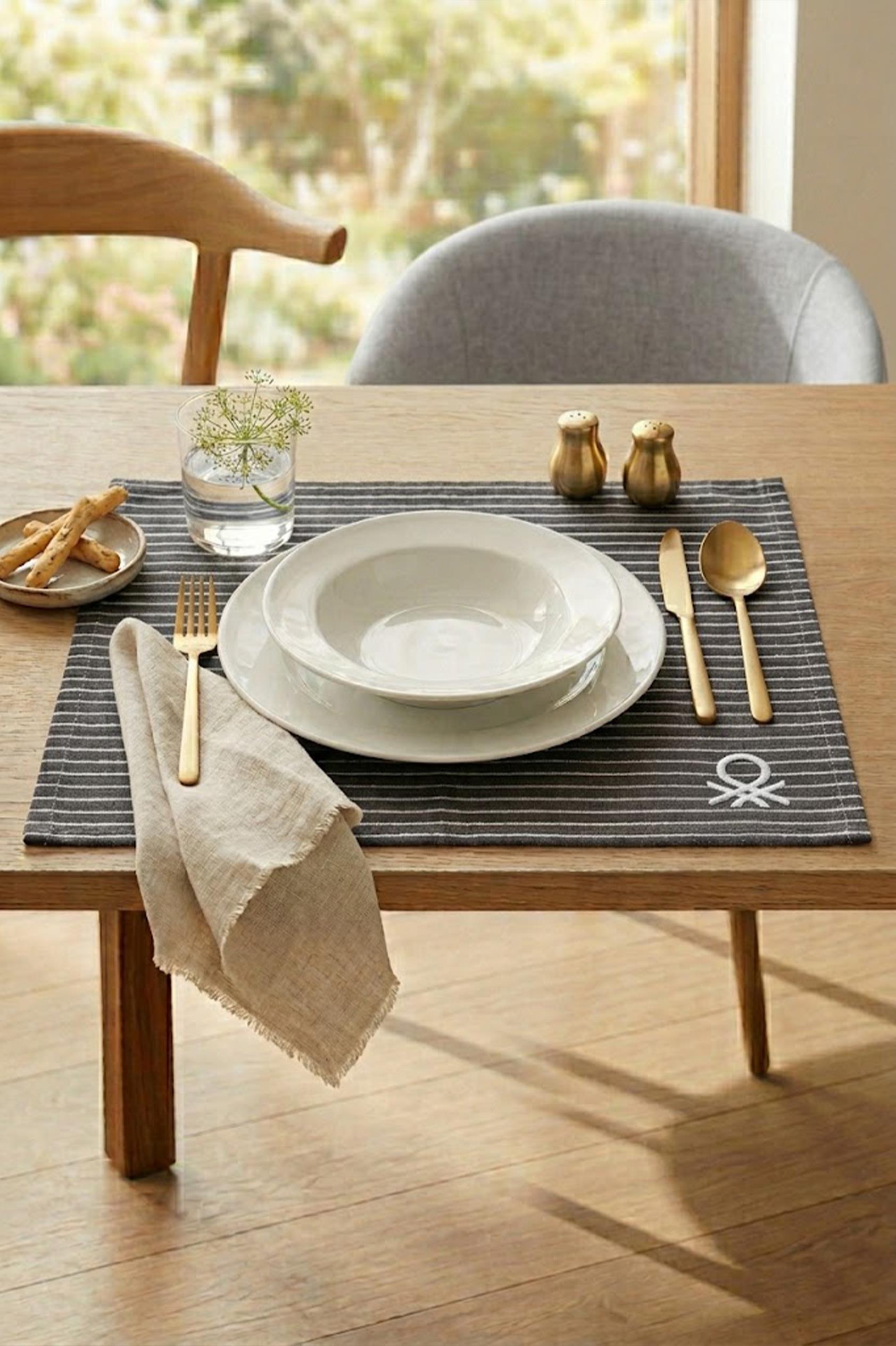 Be-28460-Bk   Siyah Amerikan Servis Çizgili 4 Lü 33,50 Cm