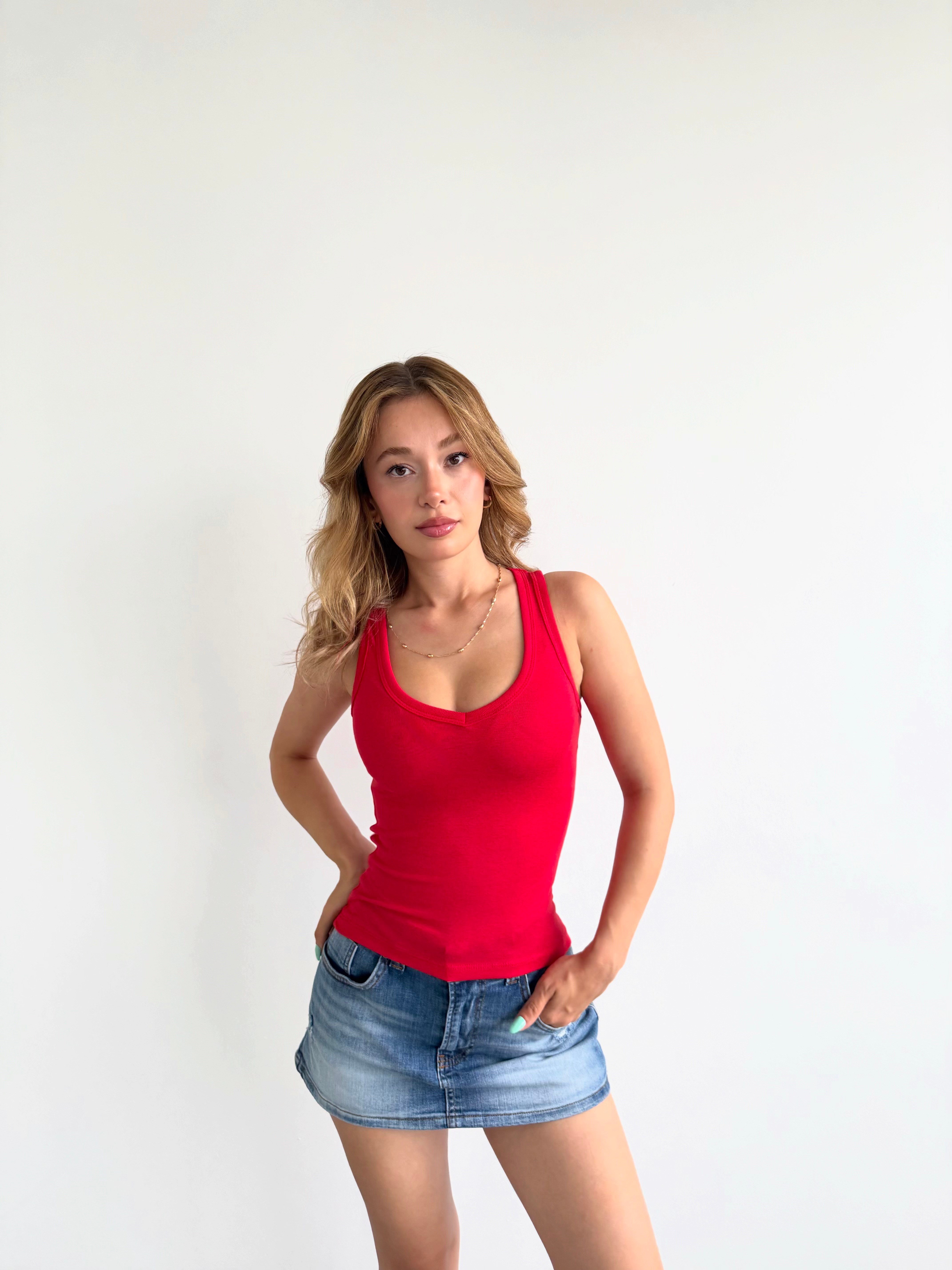 Basic V Yaka Crop