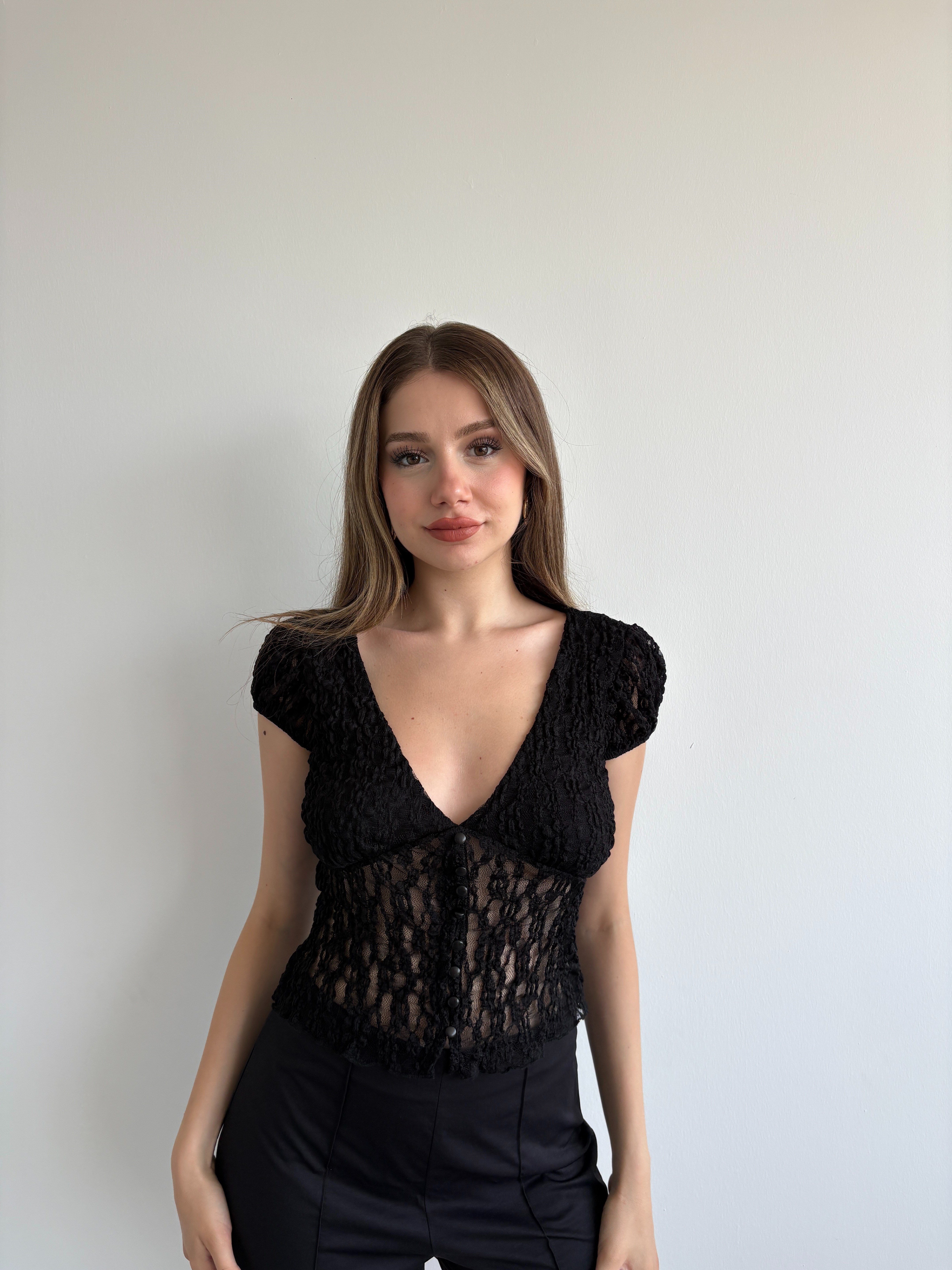 Düğmeli Dantel Crop
