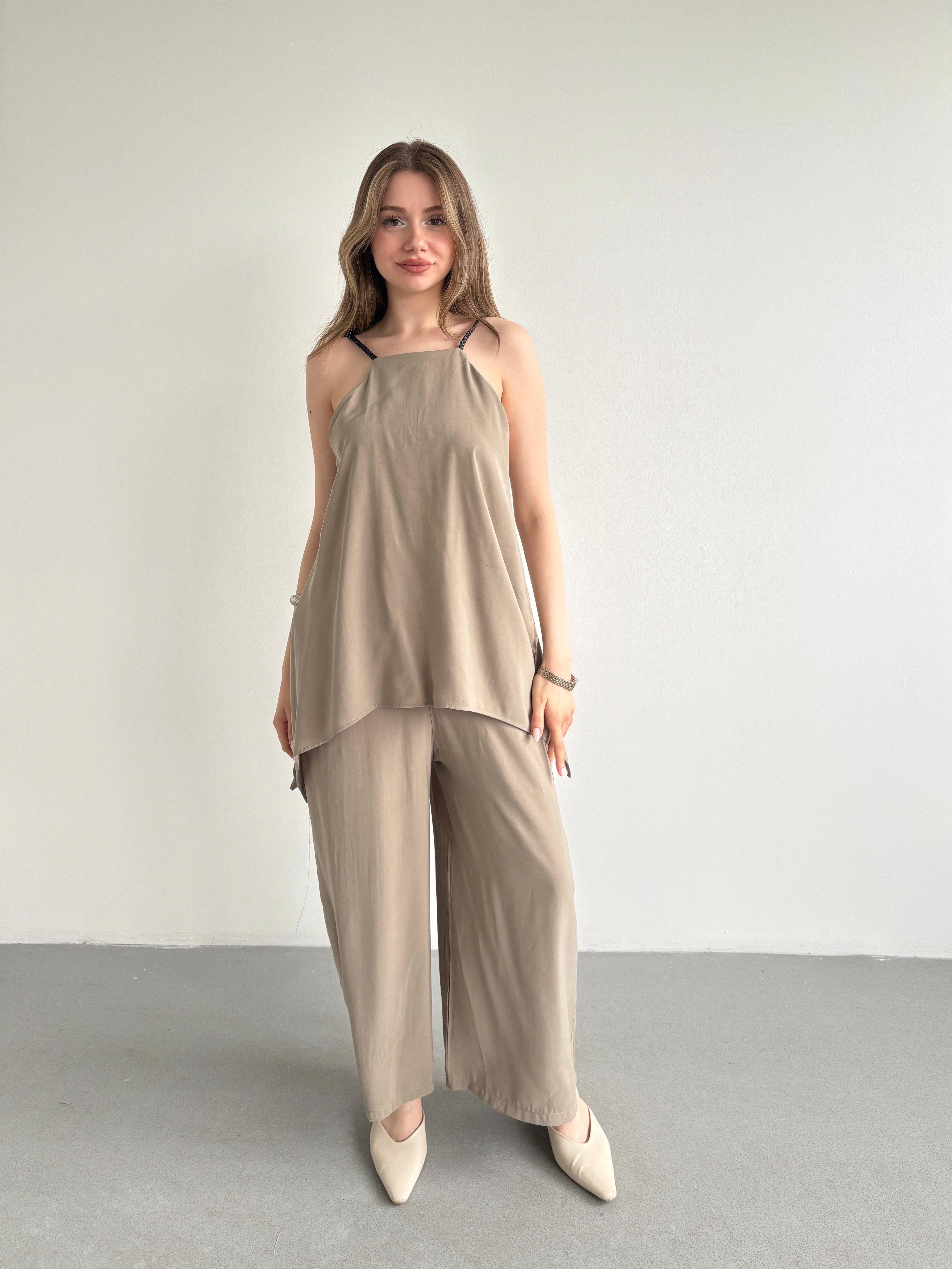 Soft Dokulu Örgü Askılı Tulum