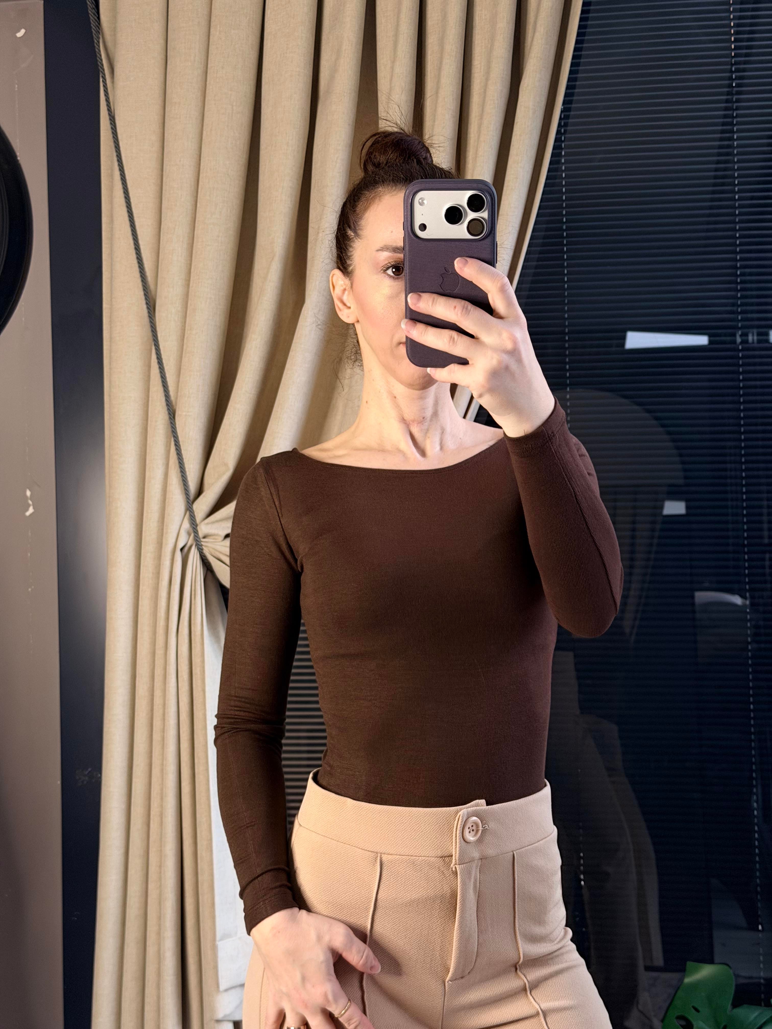 Kayık Yaka Kahverengi Body