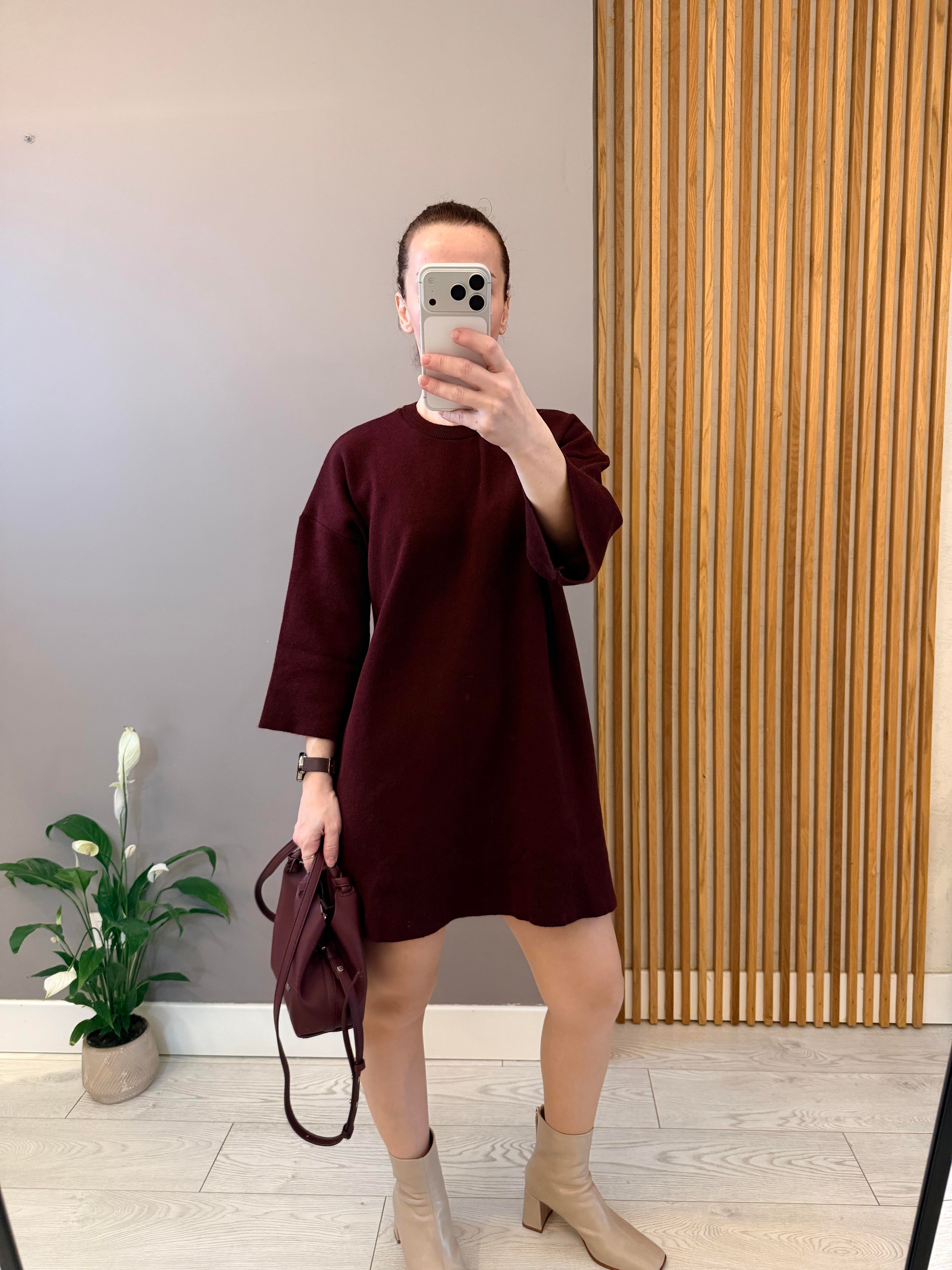Kısa triko bordo elbise