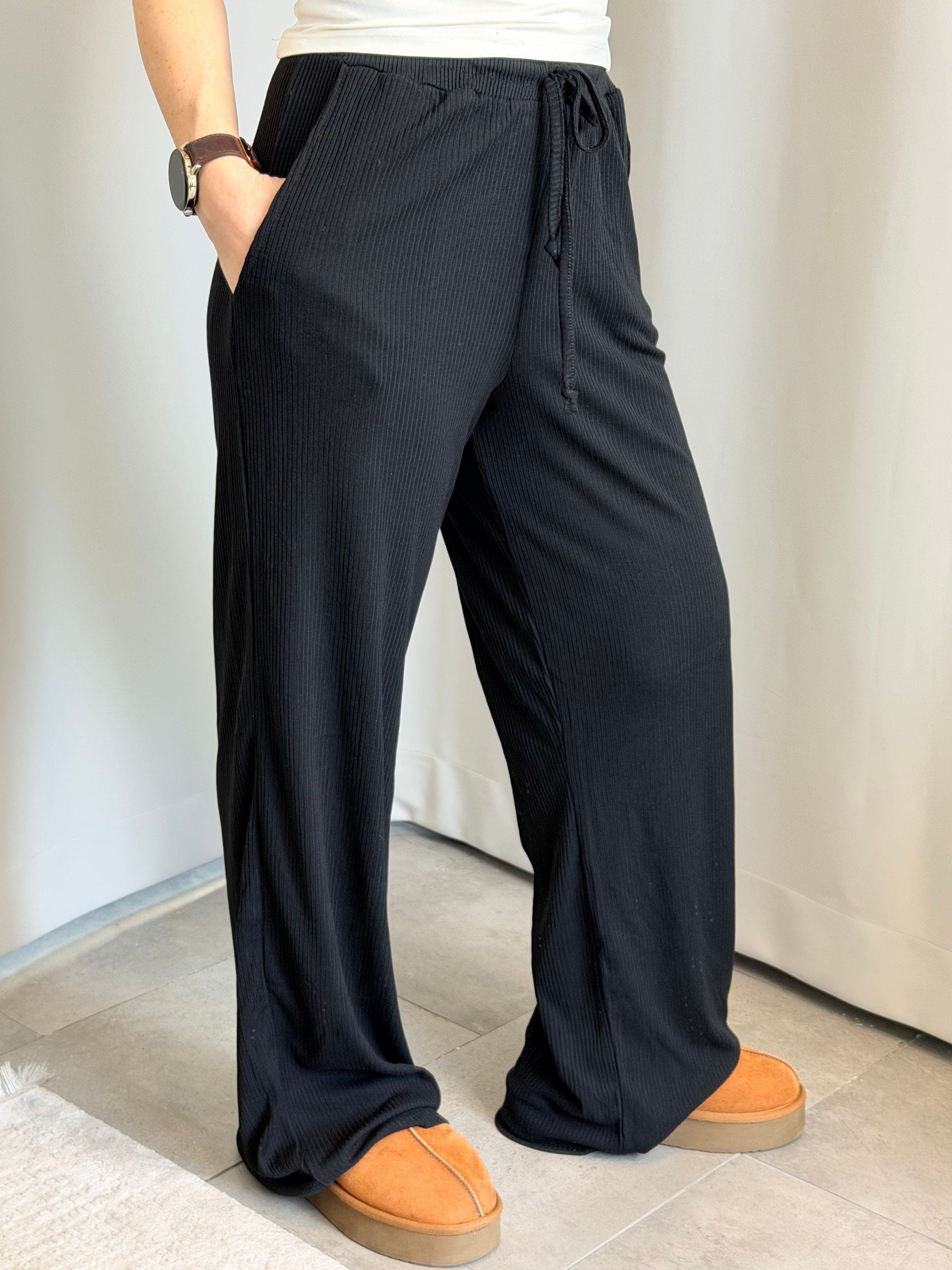 Siyah Renk Basic Pantolon
