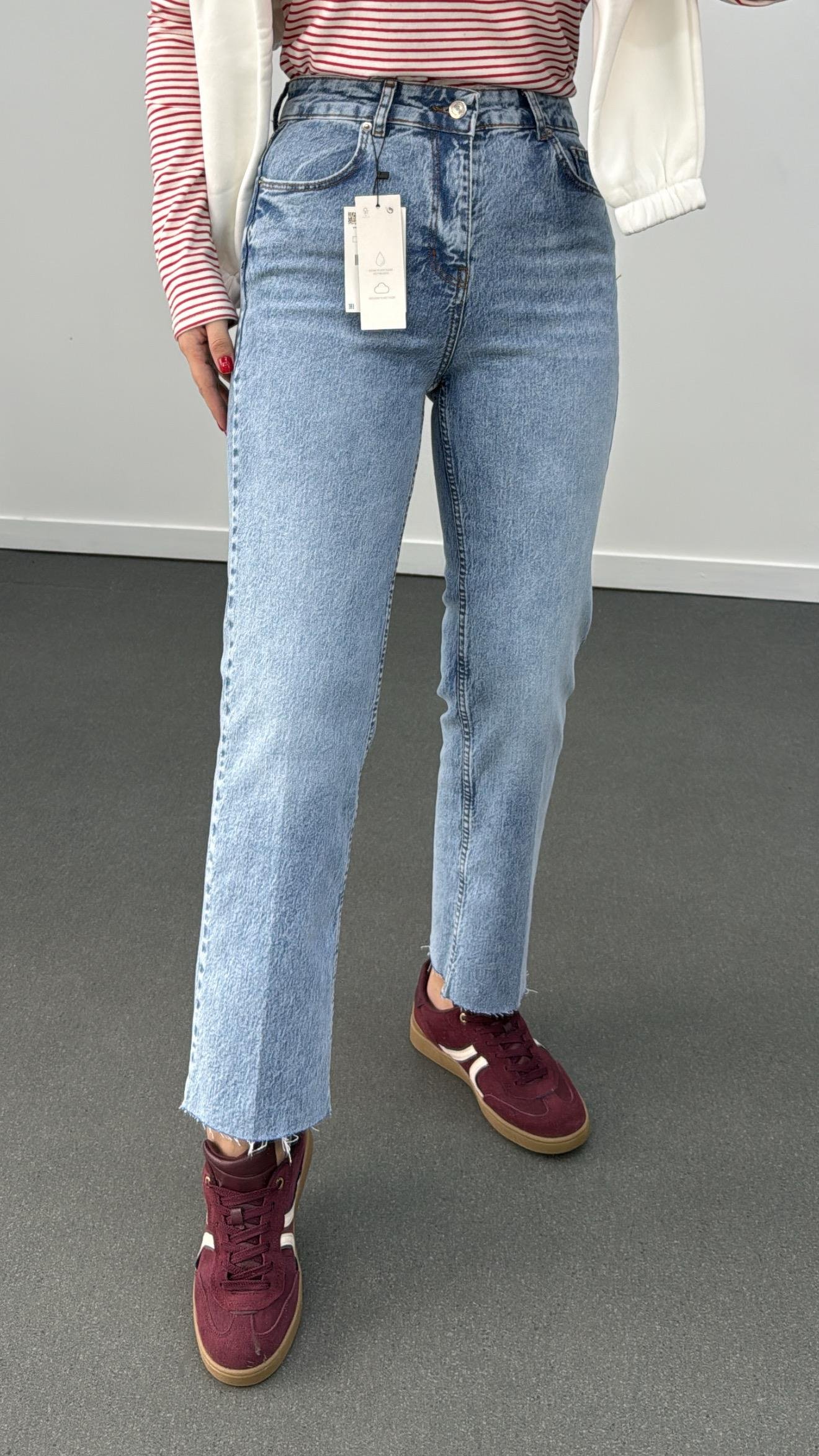 Berlin Açık Kot Slim Kesik Paça Jeans