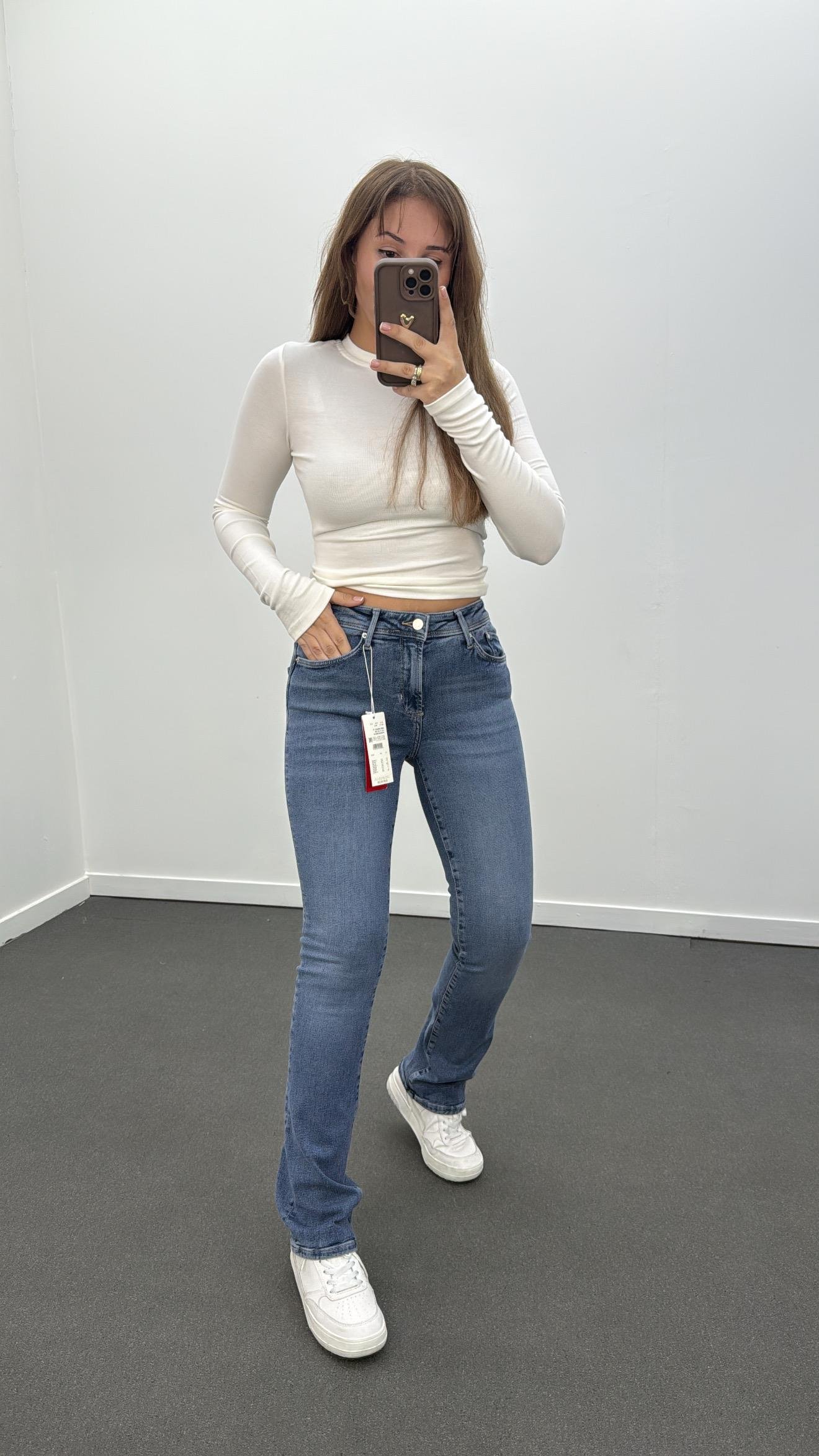 Beverly Orta Kot Bel Slim Boodcut Jean